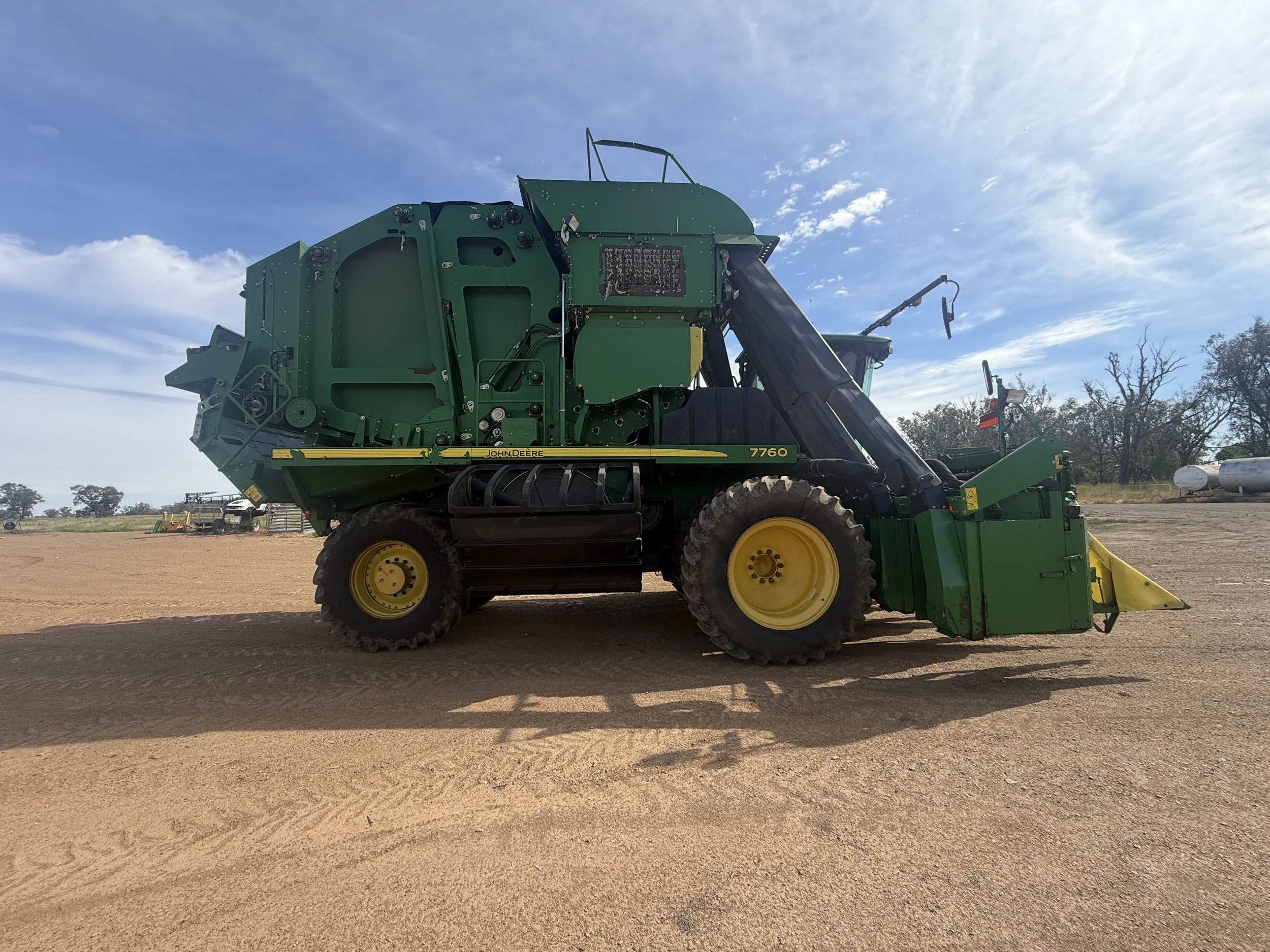 John Deere 7760 Cotton Picker image 4