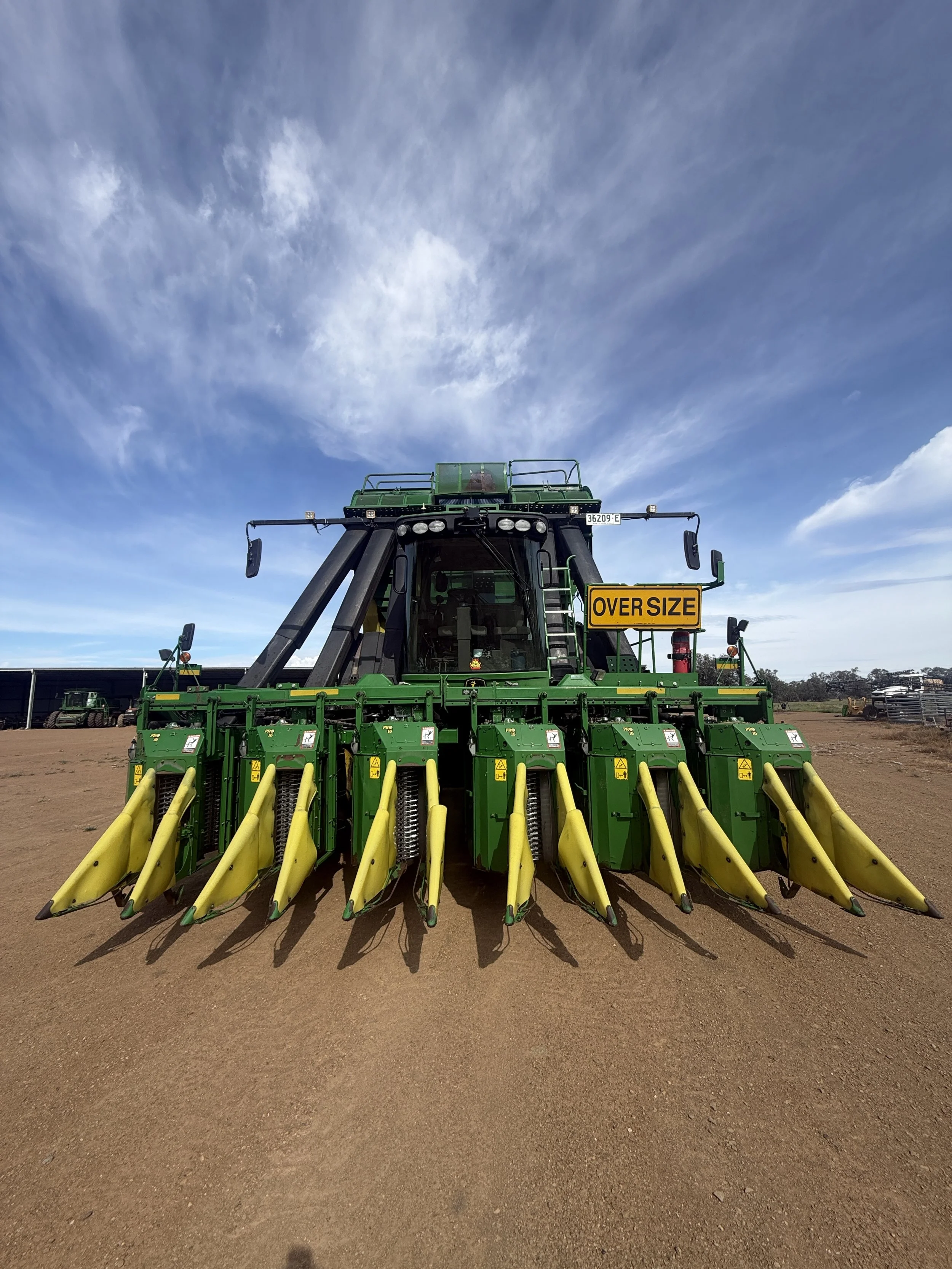 John Deere 7760 Cotton Picker image 2