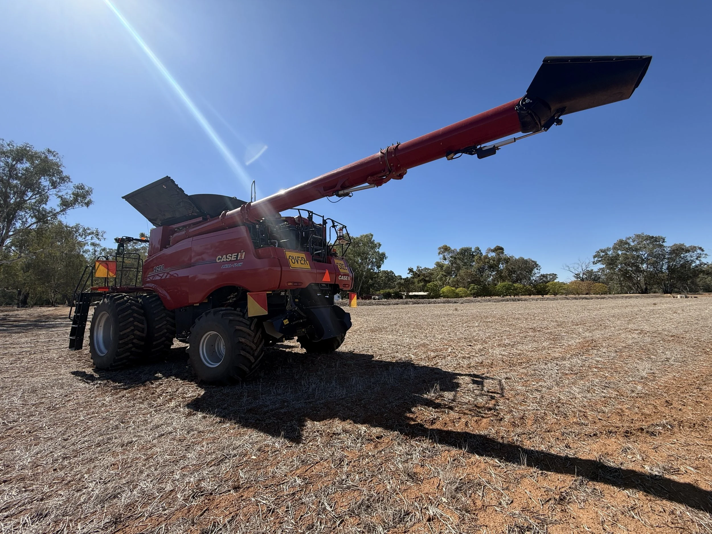 Case 9250 Combine + Macdon D145 + Trailer image 7