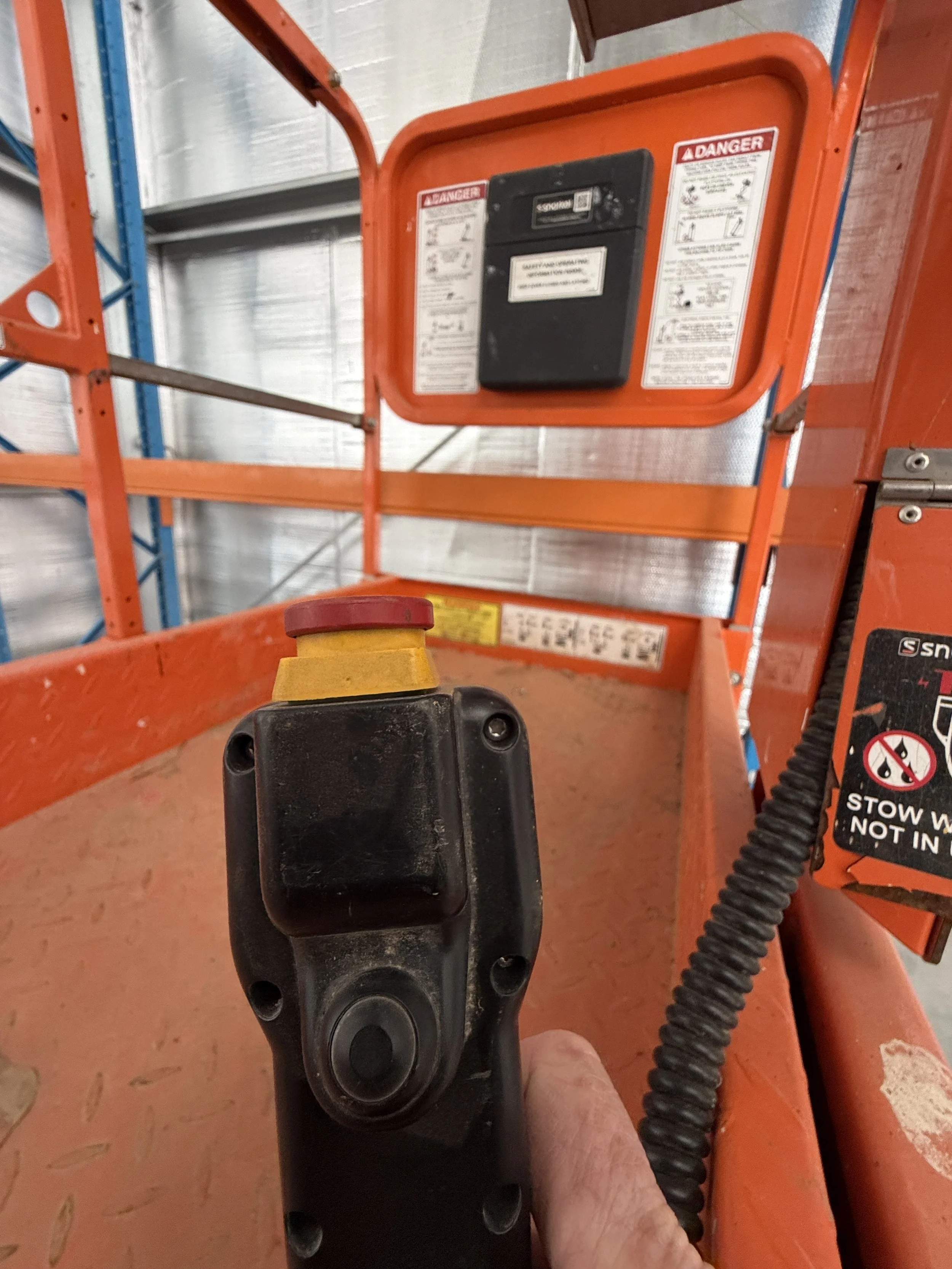 Snorkel 3219E Electric Scissor Lift image 11