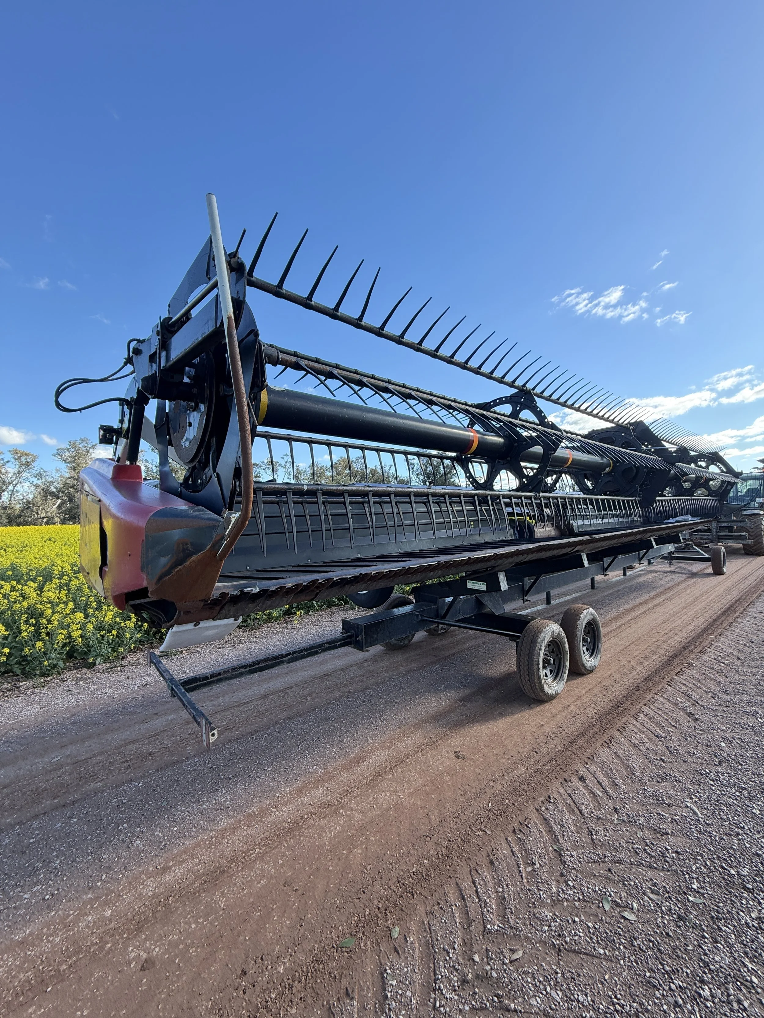 Case 6088 Combine with 2152 35Ft Front with Trailer image 18