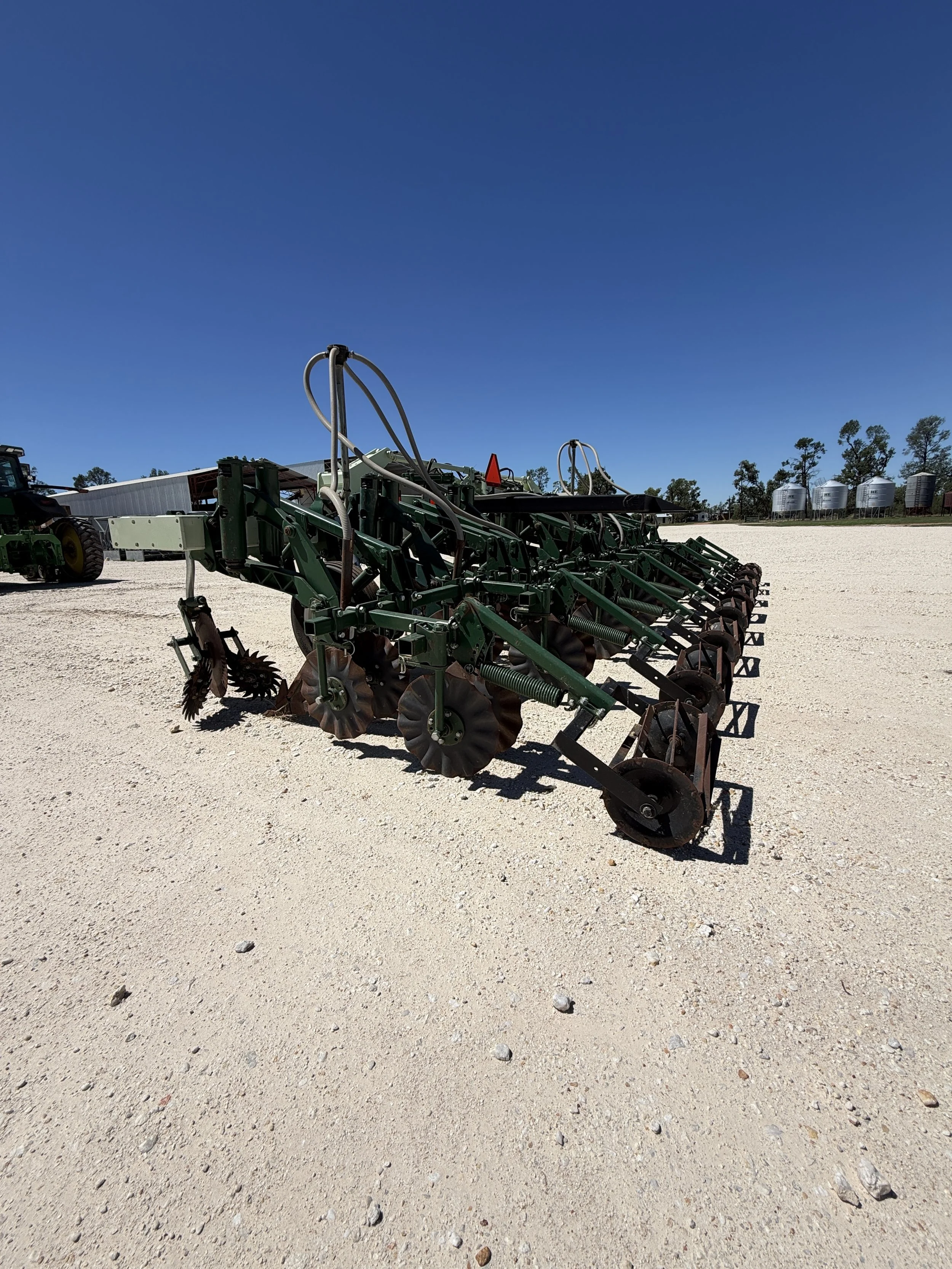 Kelley 6700 8 Row Strip Till image 7