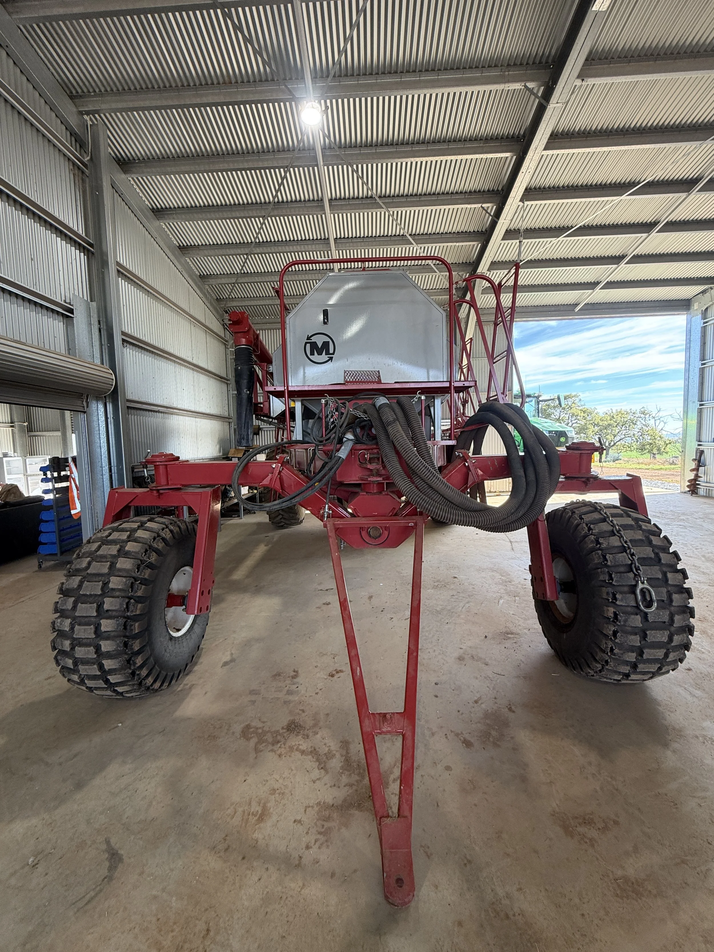 Morris C2 Contour Drill + 9240S Air Cart image 19