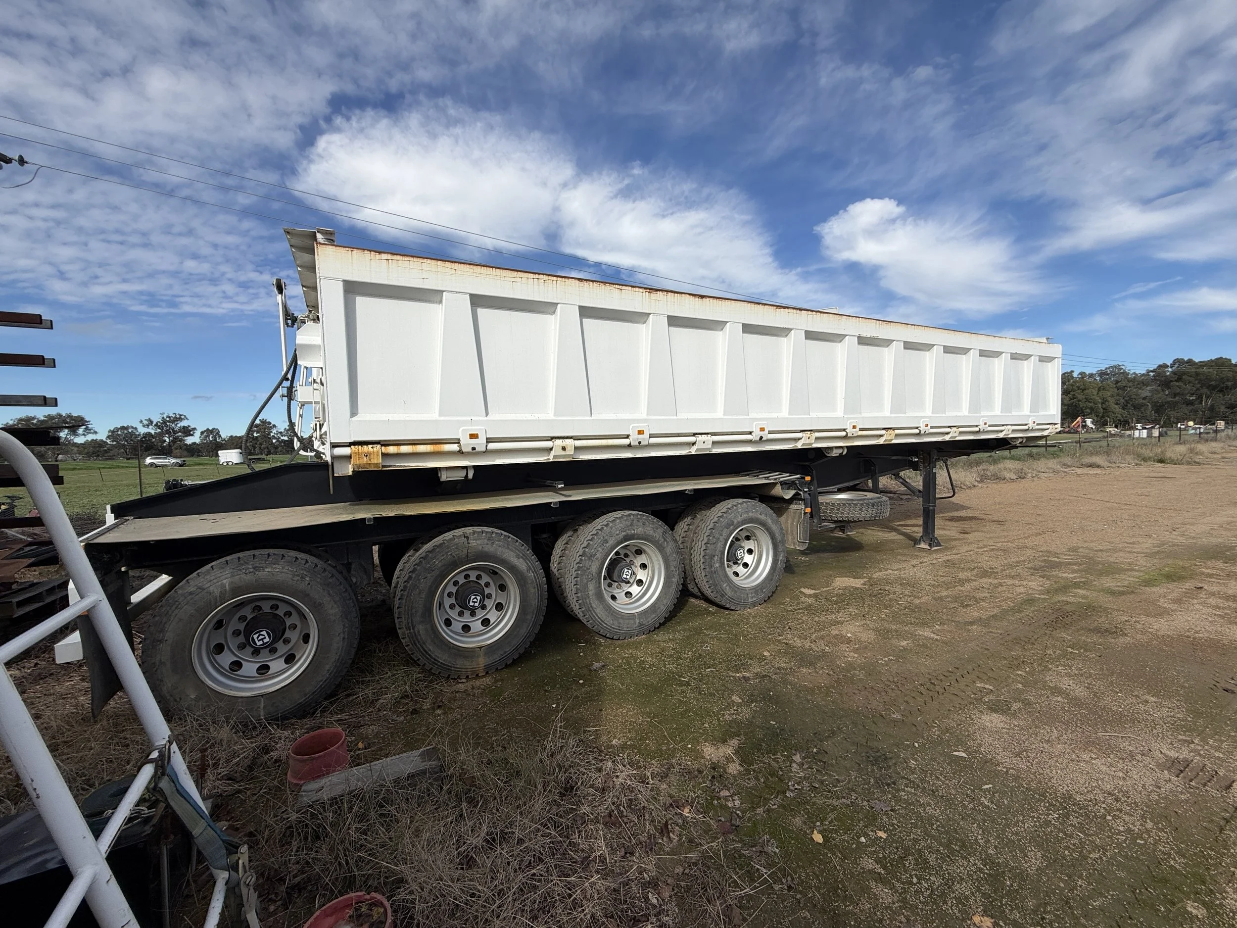 Stonestar Quad Axle Side Tipper image 4