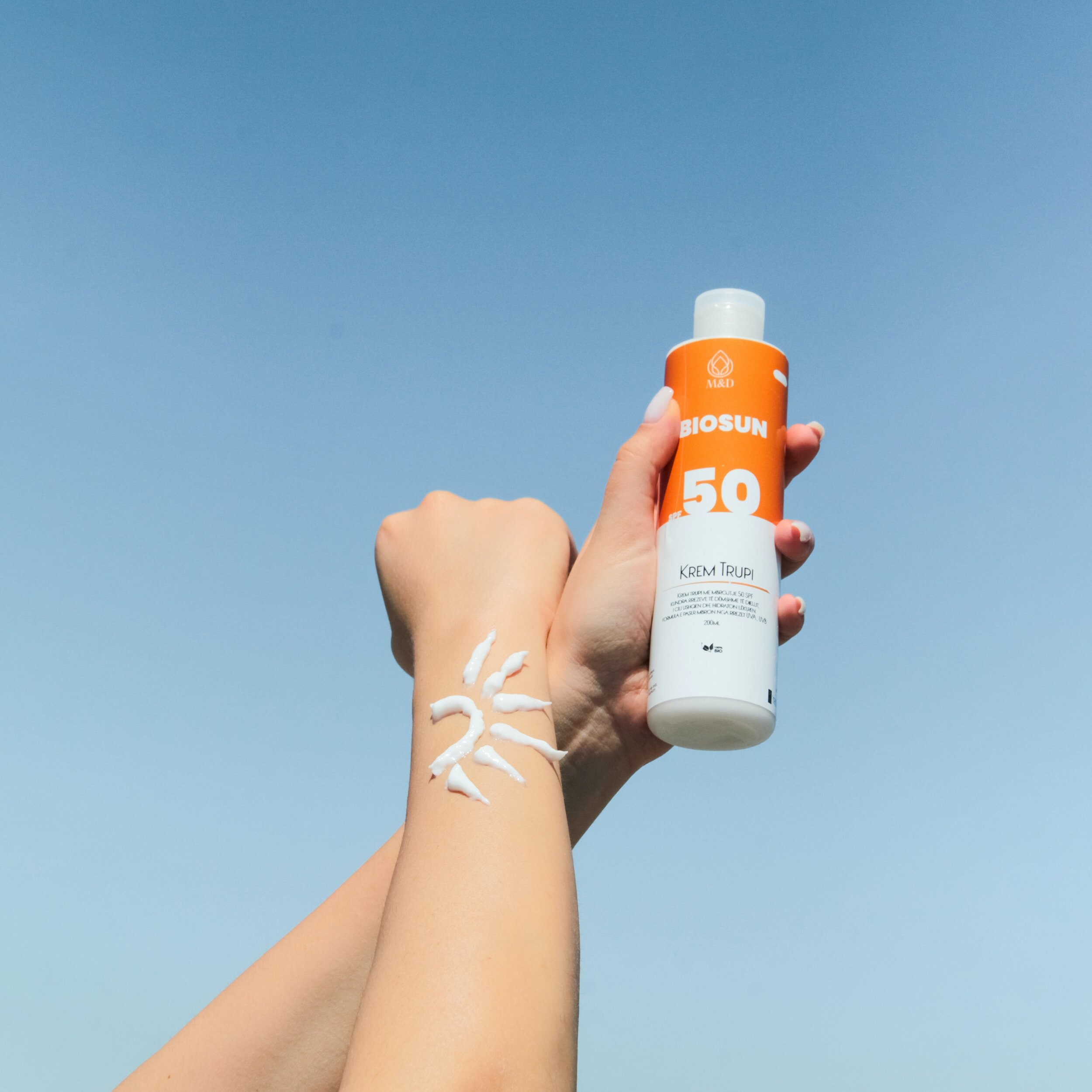 5 Reef Safe Sunscreen Alternatives (2023)
