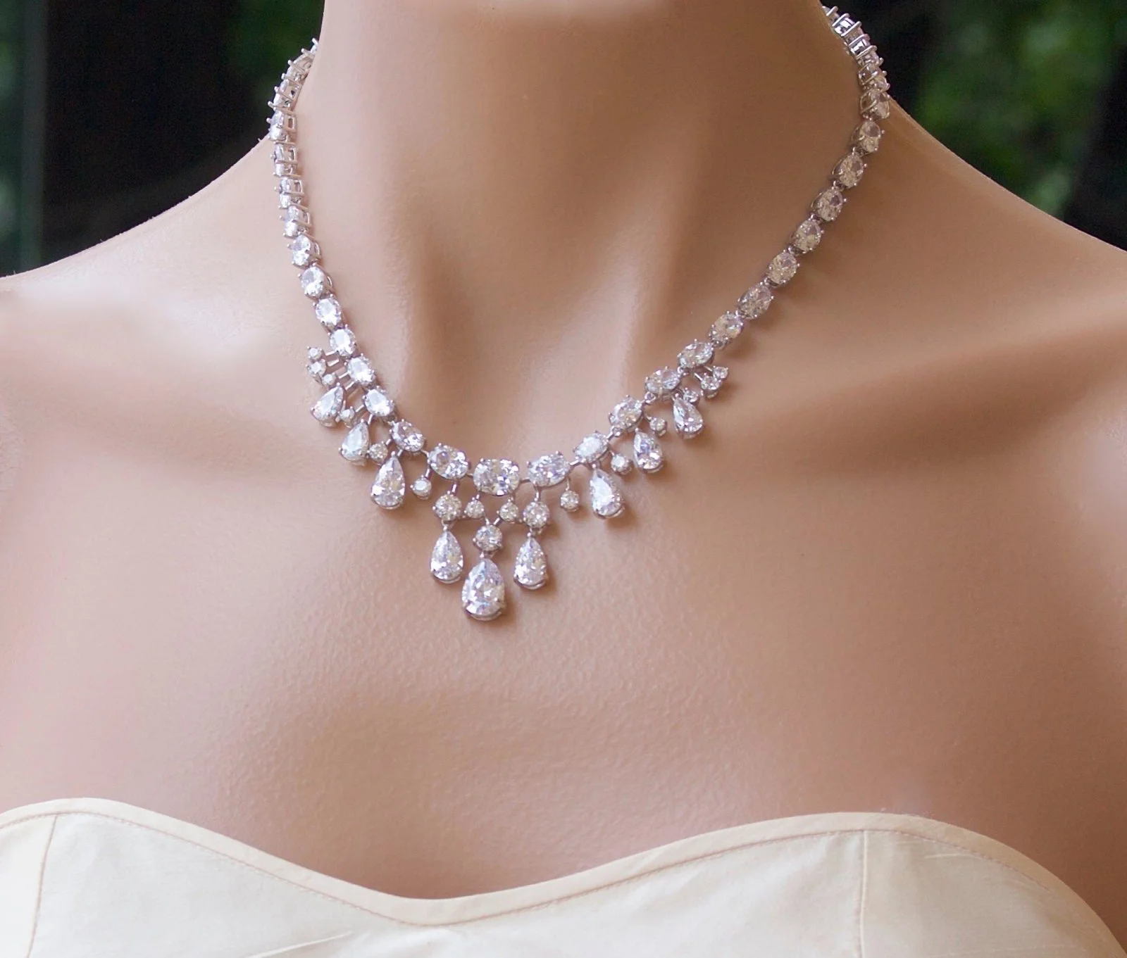 https://i.etsystatic.com/5939762/r/il/b69ee1/1902568365/il_fullxfull.1902568365_nh29.jpg