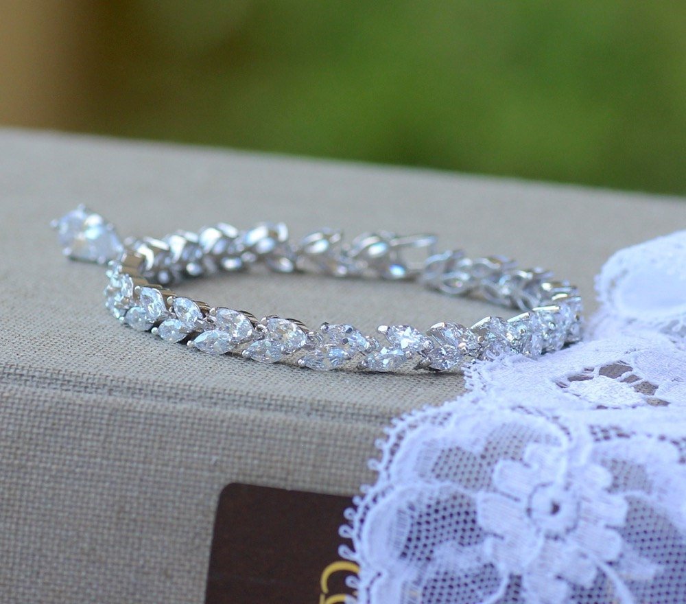 https://i.etsystatic.com/5939762/r/il/50ef48/908846974/il_fullxfull.908846974_l2ql.jpg