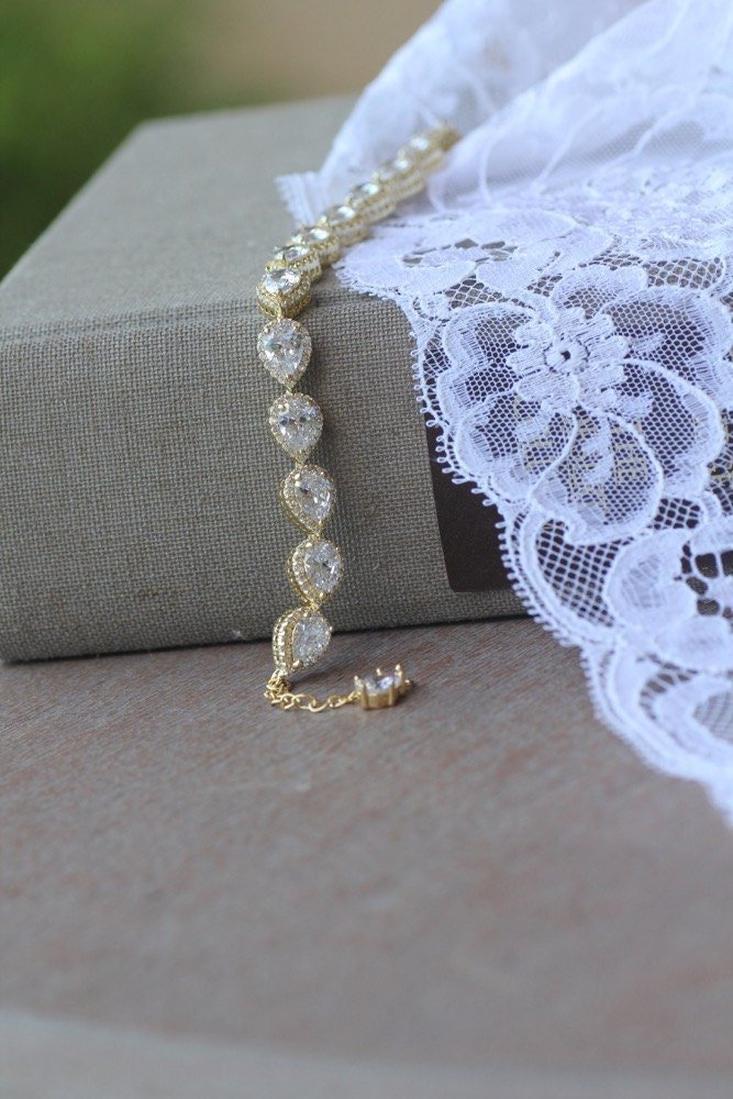 https://i.etsystatic.com/5939762/r/il/e3a59d/908016955/il_fullxfull.908016955_o92y.jpg