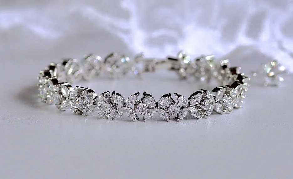 https://i.etsystatic.com/5939762/r/il/2133ec/1224308079/il_fullxfull.1224308079_9x4m.jpg
