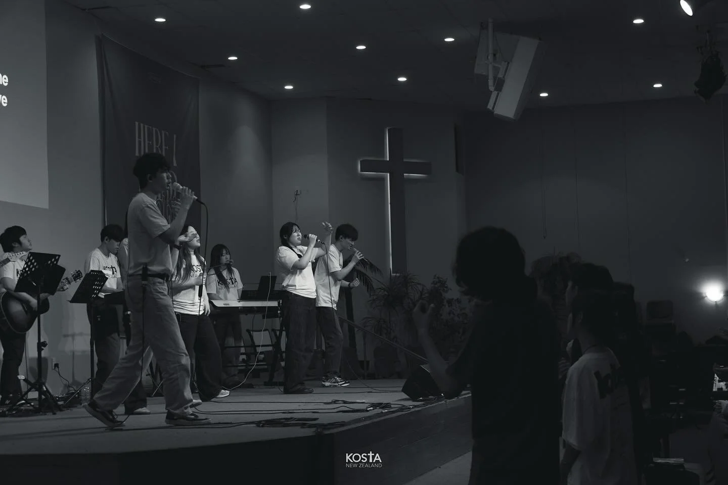 2025 KOSTA NZ |  DAY TWO.ver1

2025 청년 코스타 둘째날, 어떤 순간이 가장 마음에 남는 순간이었나요? 함께 찬양하고 함께 예배하고, 함께하는 모든 순간이 은혜입니다 💗💗모두 내일 봅시다! 💗💗

#kostanz25 #kostanewzealand 
#내가선곳거룩한땅 #hereistandholyground
#calling #daytwo✌