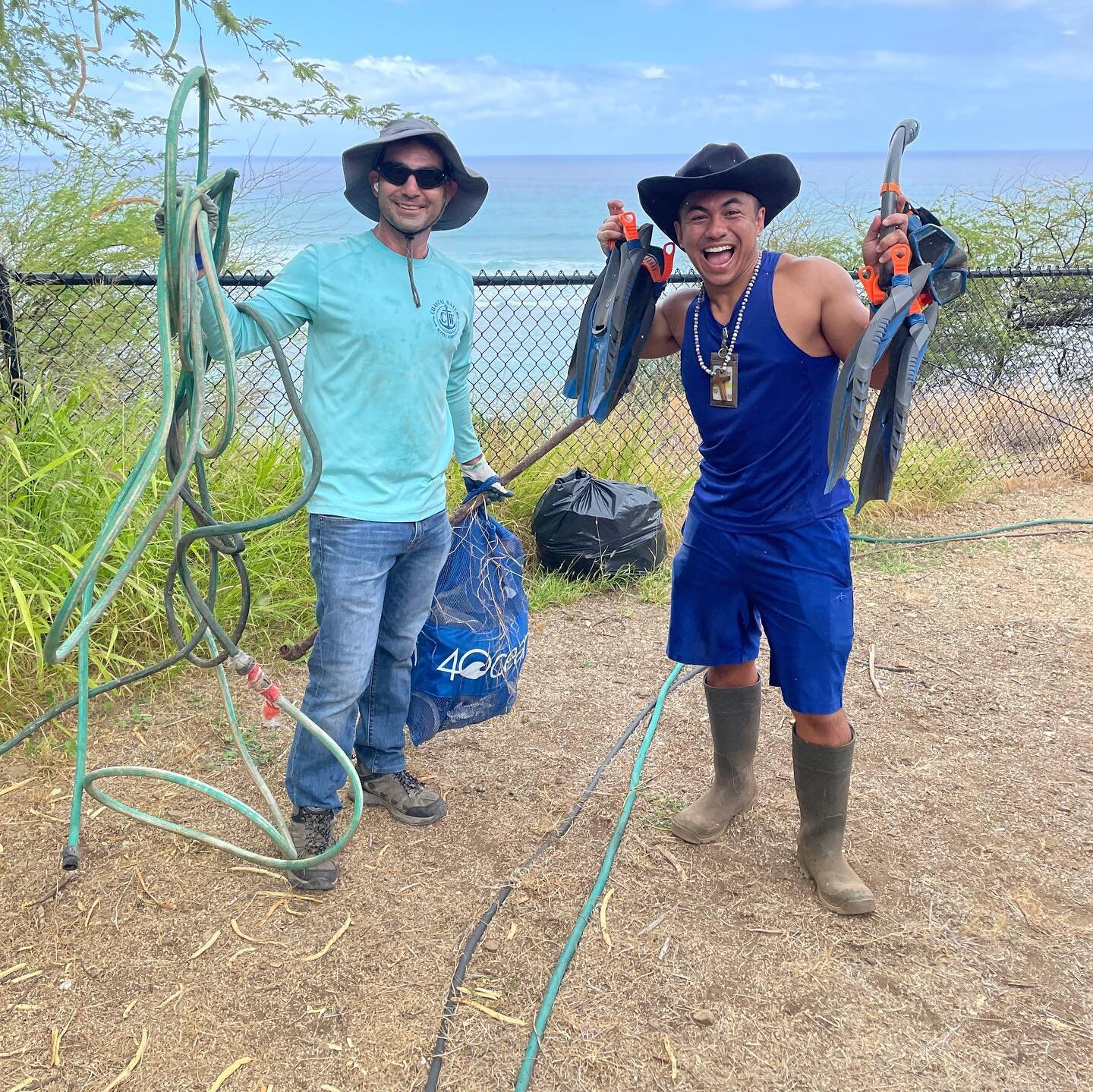 Awesome  job @surfrideroahu volunteers and @honolulu_parks crews helping to clean up the slopes of Diamond Head. #volunteering #payitforward