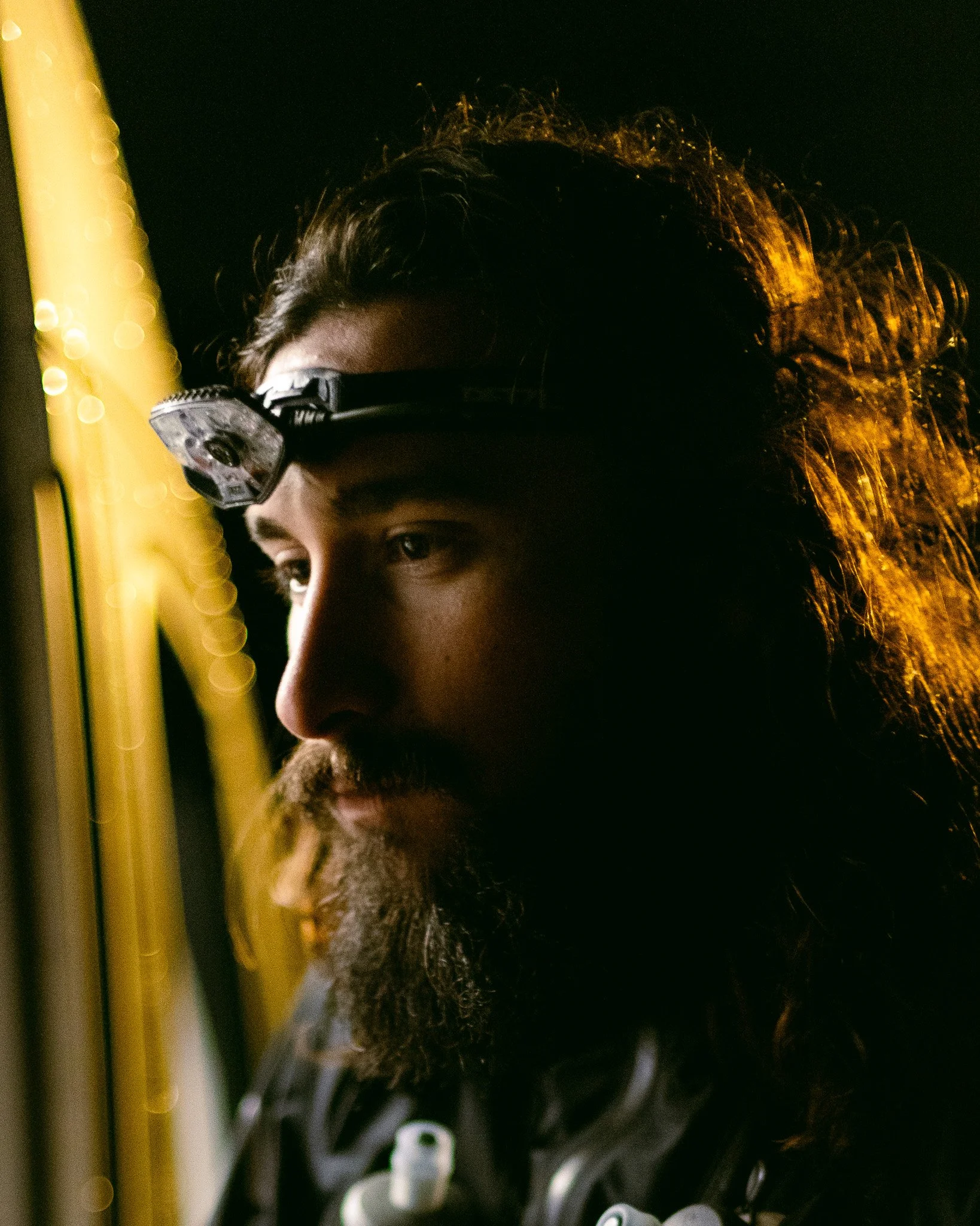 Portrait de Louis Derrien dans le cadre de son défi "Courir pour toi" qui a consisté à faire le tour de la France en courant. Il a couru des milliers de kilomètres pour mettre la lumière sur les troubles psy après la mort de son frère Simon.