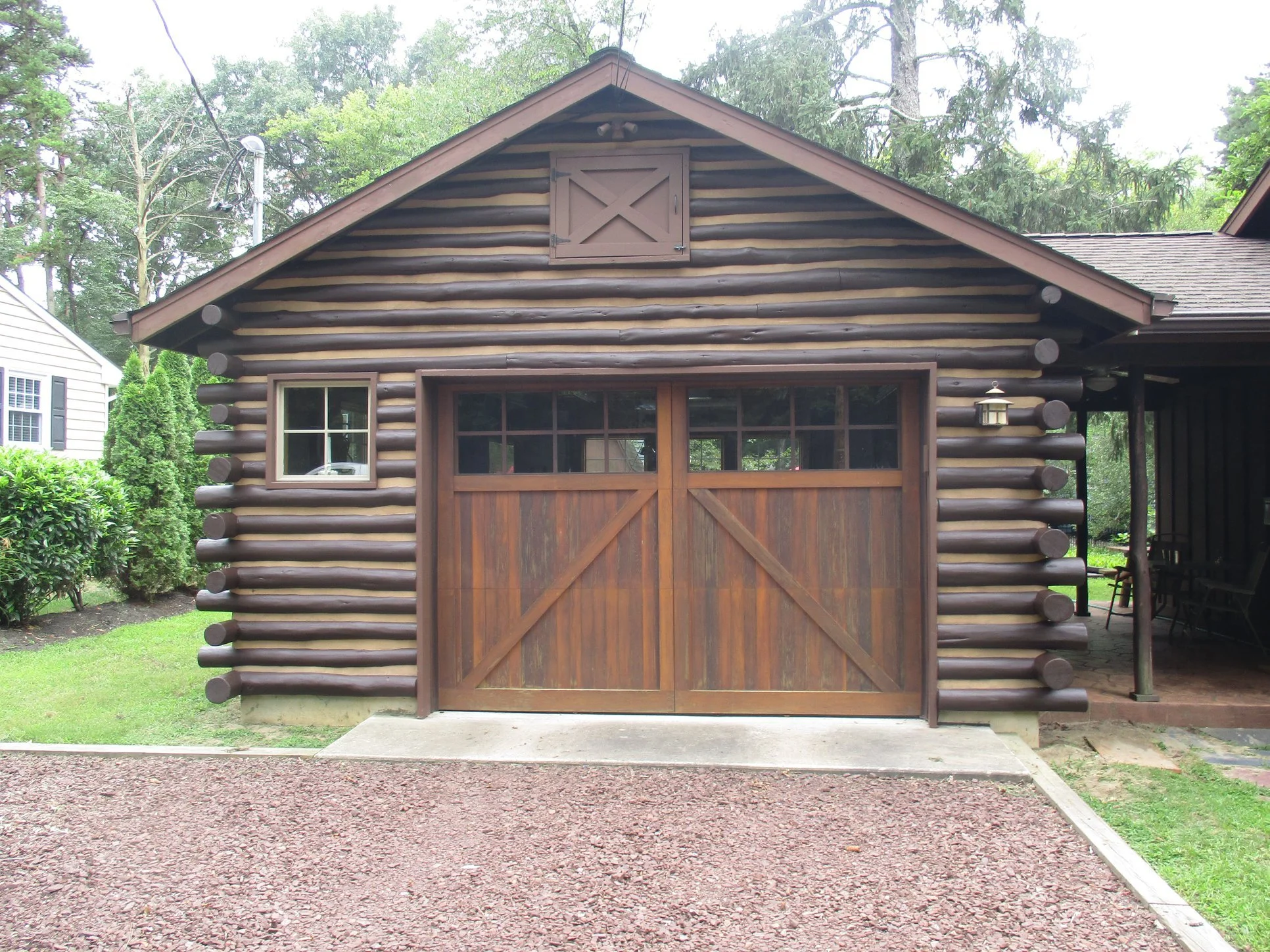 Seneca Brown Deck Stain: Rich Brown Exterior Wood Stain for Decks and Fences