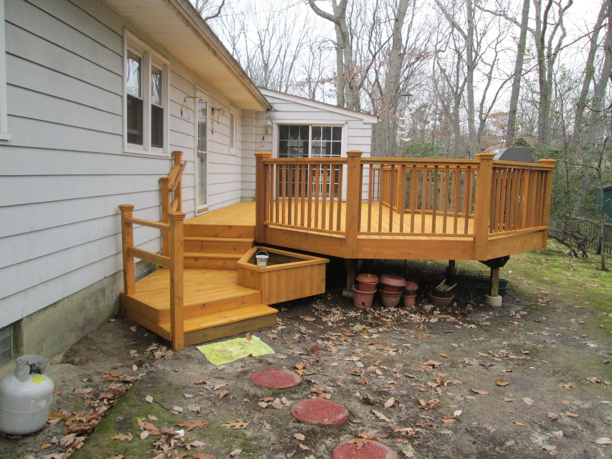 Burlington Gold Deck Stain: Warm Exterior Wood Stain for Decks and Fences