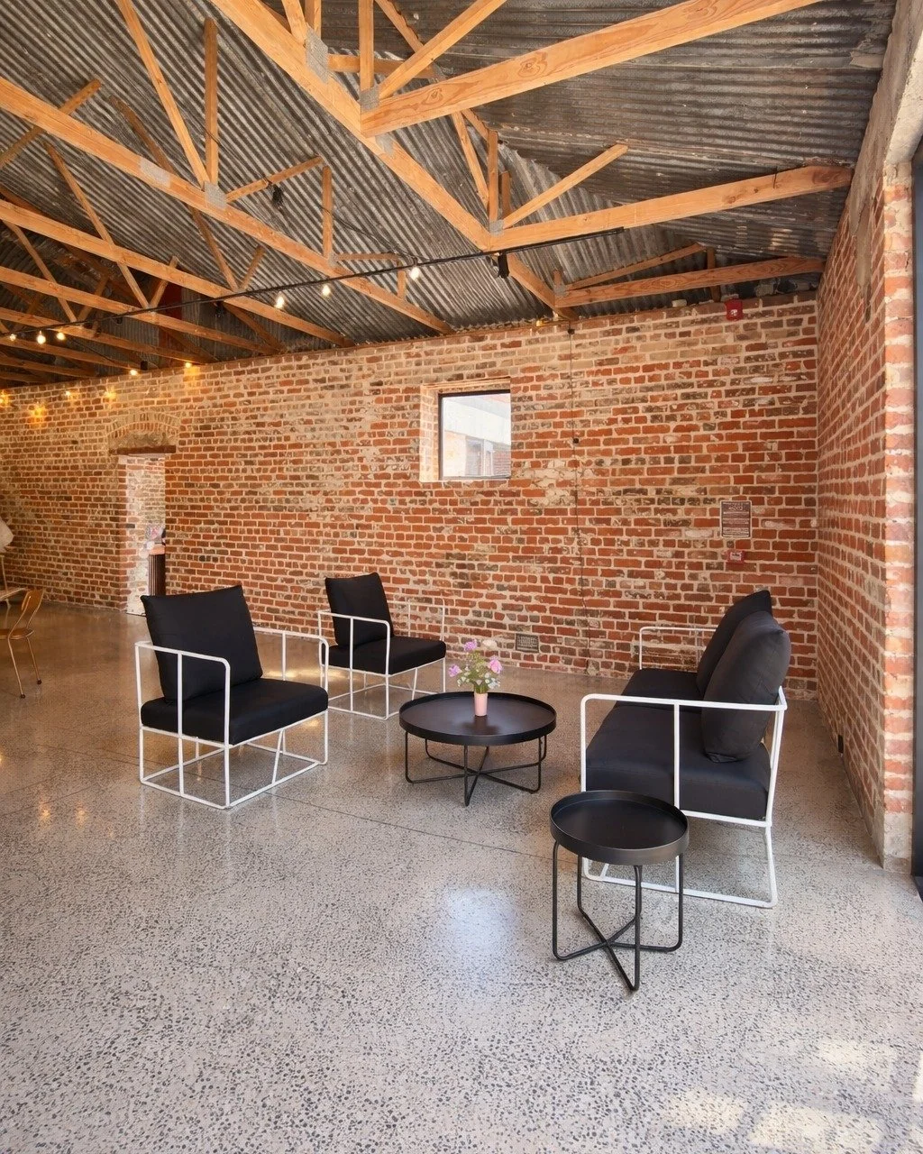 A space to pause, gather, and stay awhile.
Lounge areas done properly.

Planner @nichollsandco.nz 
Venue @lochendwoolshed 
 
https://www.nichollsandco.com/hire