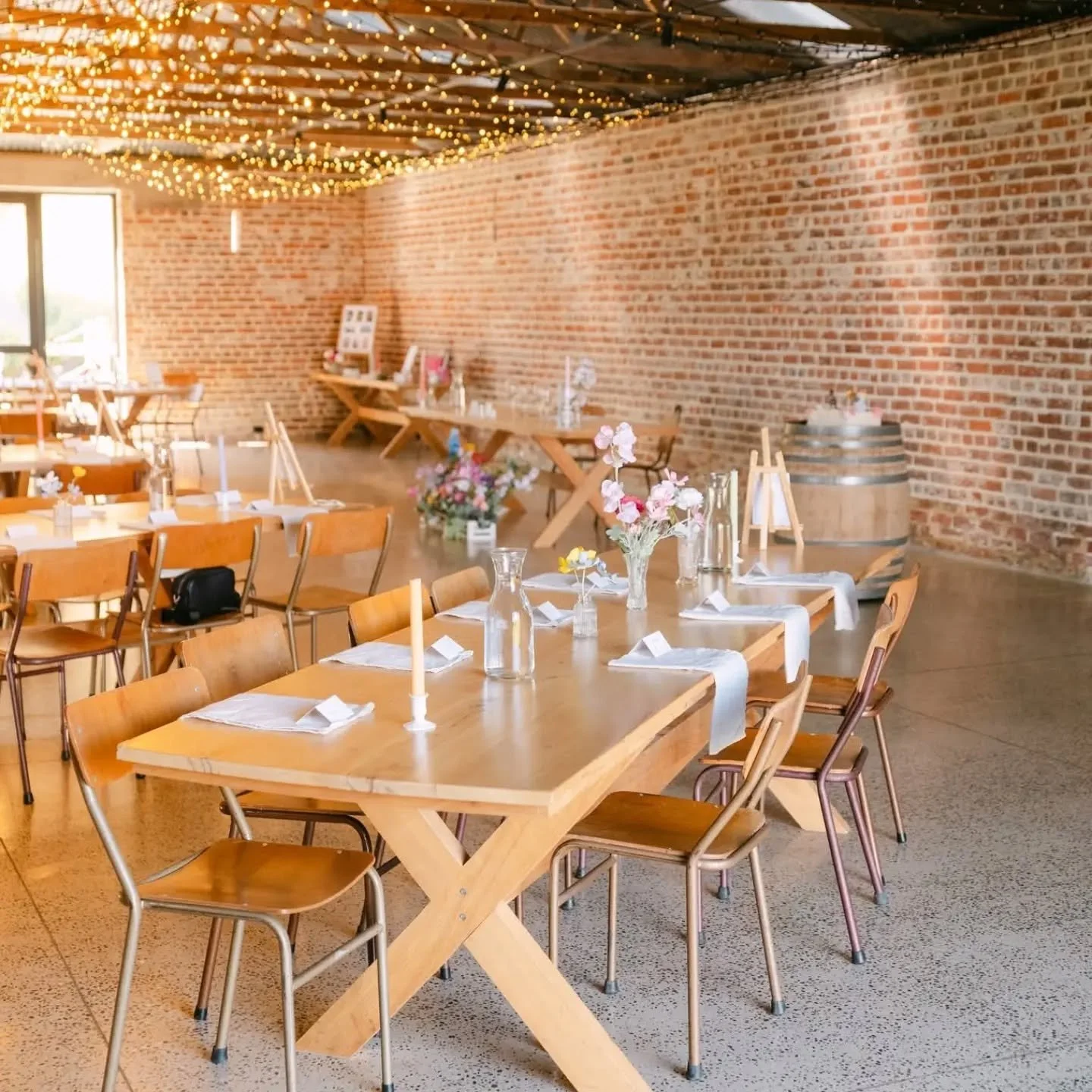 Proof that you don't need a ballroom to create something beautiful.

www.nichollsandco.com

Planner Nicholls &amp; Co Wedding and Events
Venue @lochendwoolshed
Photographer @agnesgrace_photoandfilm