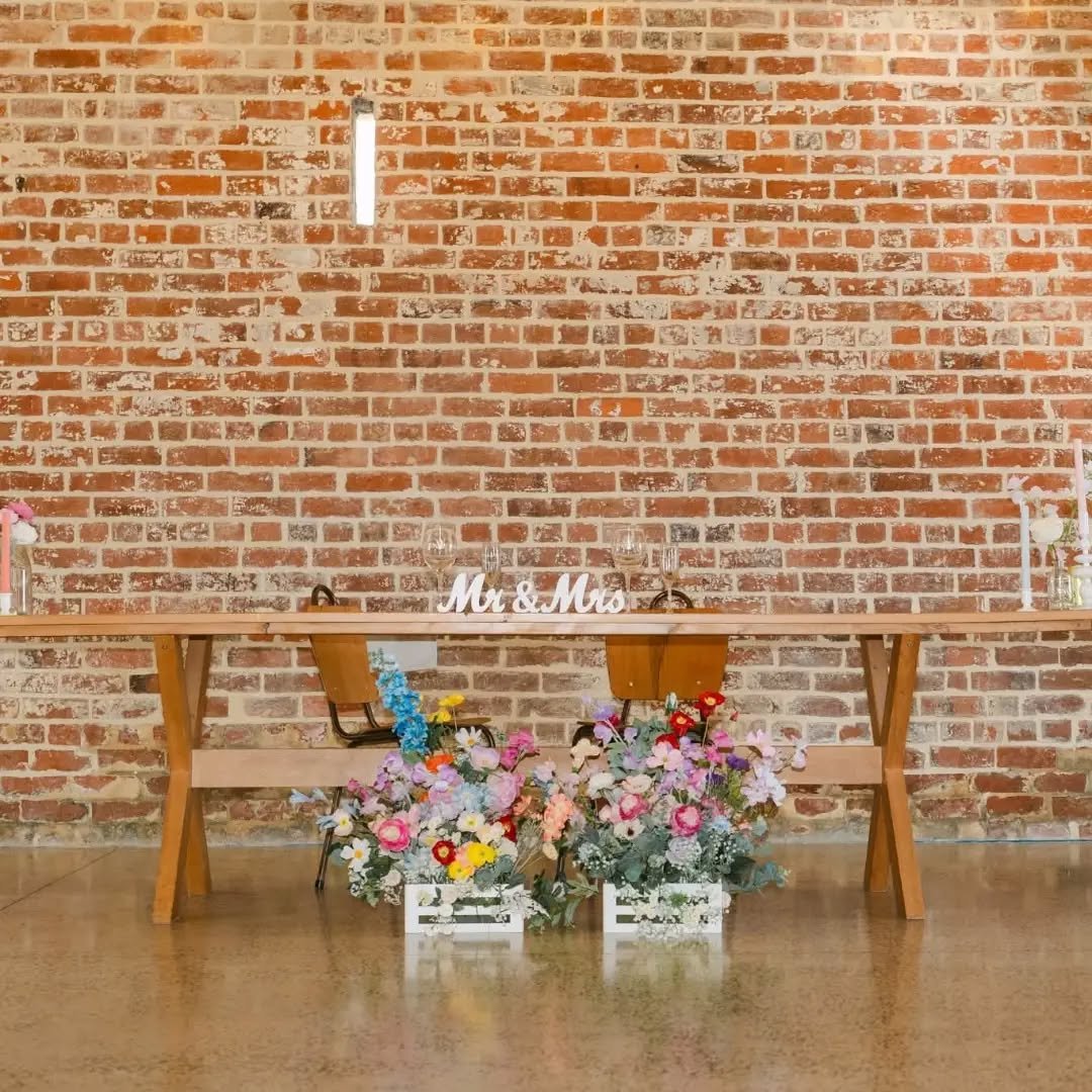 Head table.

Simple done well will always win.

www.nichollsandco.com

Planner @nichollsandco.nz
Photographer @agnesgrace_photoandfilm
Venue @lochendwoolshed