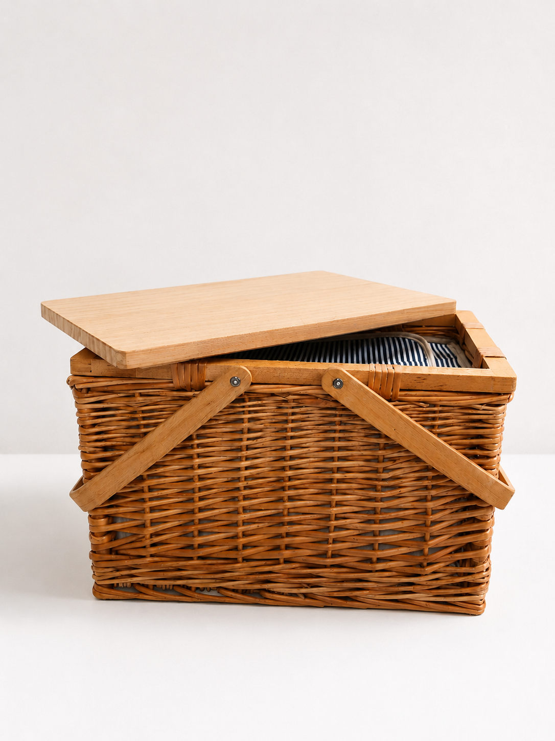 Wicker Picnic Basket Table