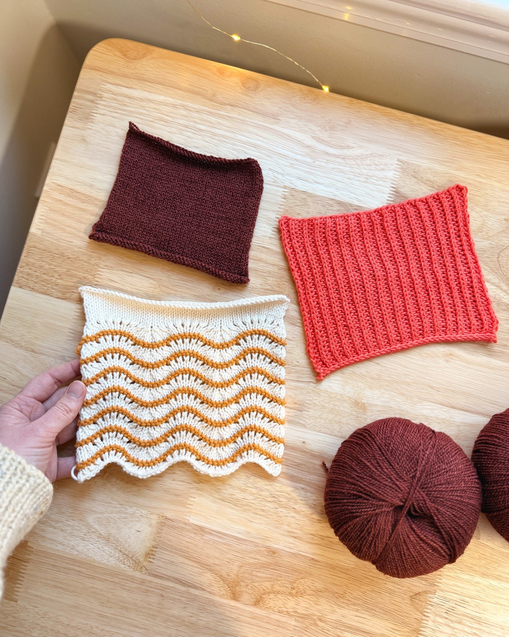 Here&rsquo;s a little sneak peek at my summer designs for this year! 🌺🌻🍉☀️🐝⛱️🍊

These are the swatches for my June, July &amp; August knitting pattern releases! Two of these are already on my needles, and I&rsquo;m hoping to cast on the third to
