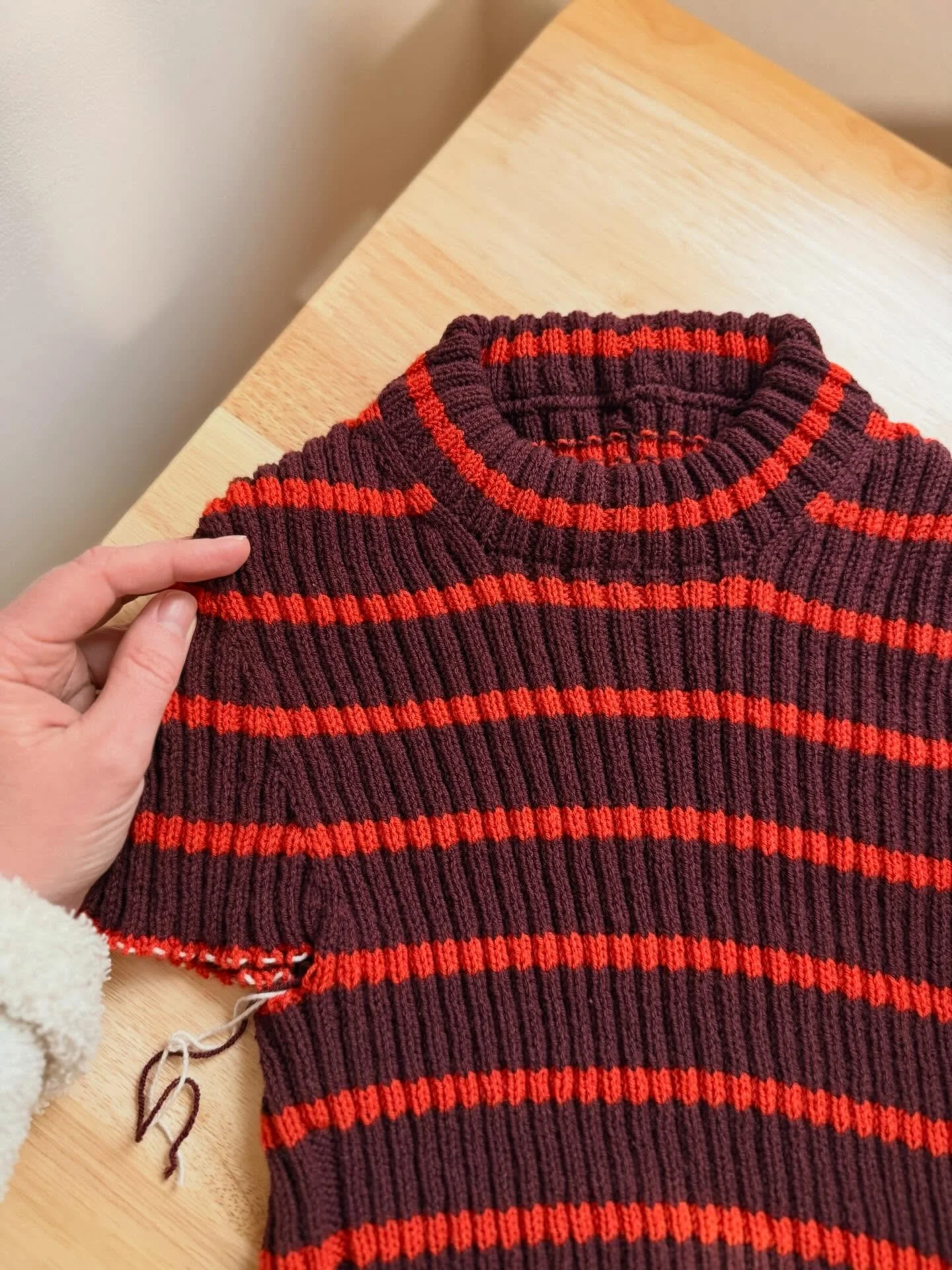 Just finished sewing down this folded collar and I&rsquo;m SO satisfied with how the cute little stripe around the collar turned out!!! 😍

I&rsquo;m aiming to get this sample finished today so I can take my final pattern photos this week of both thi