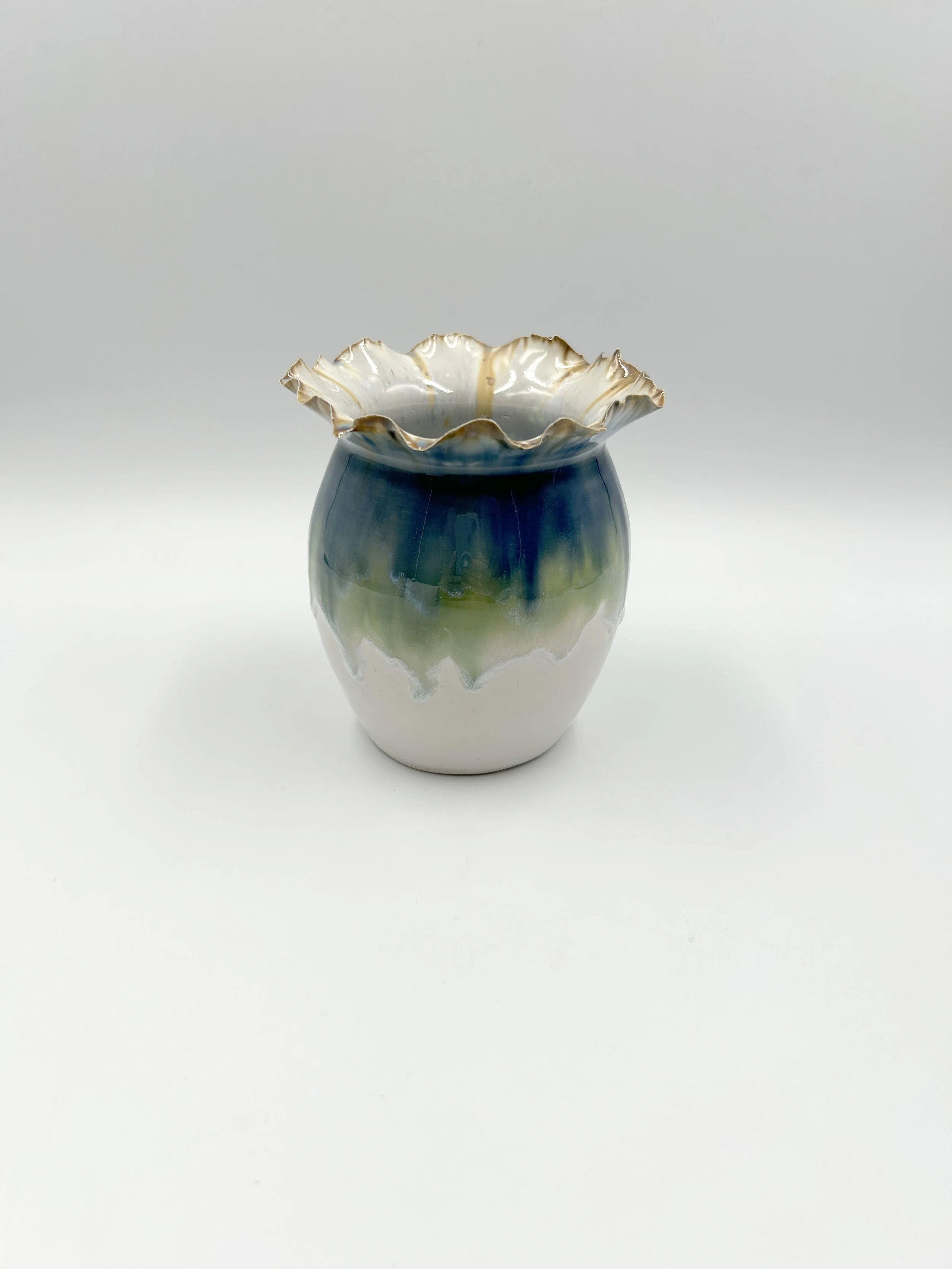Flutter Vase Blue Green Flow 1.jpg