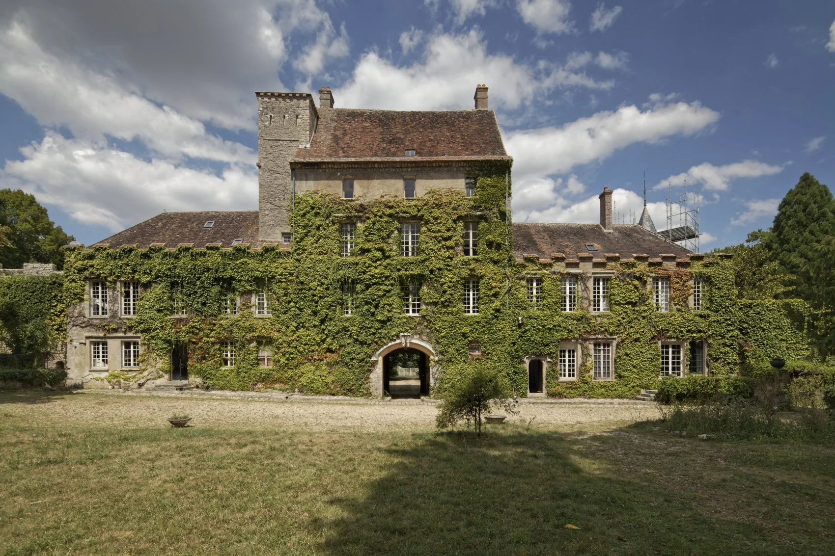 ChateaudePaley_ChateauSud.JPG