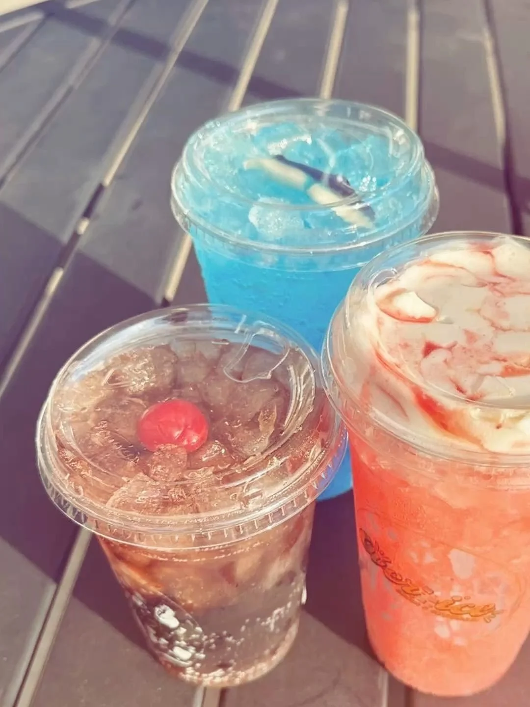 🥤Something sweet (and sparkly ✨) is popping up at Gold &amp; Eight this Saturday! 💛

Join us for the @sotasipsnb Dirty Soda Pop-Up from 12&ndash;4 PM on 10/18 &mdash; right inside The Grand Garage, 324 Main Street S, Stillwater, MN.

If you haven&r