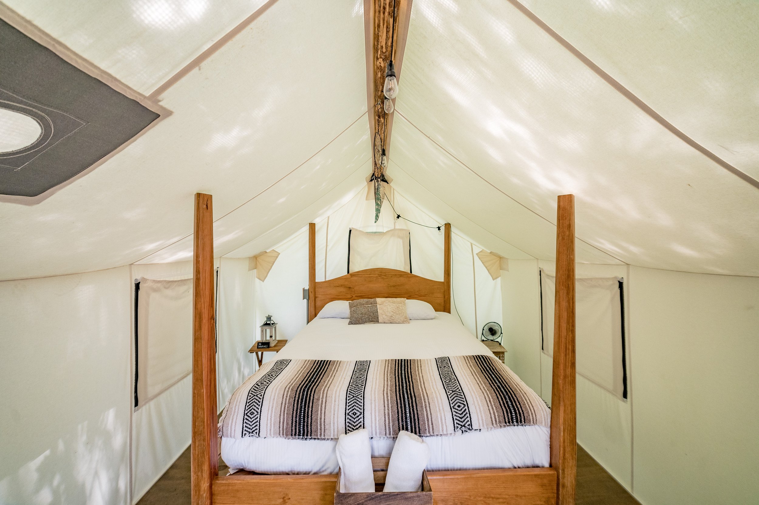 Tent16-10.jpg