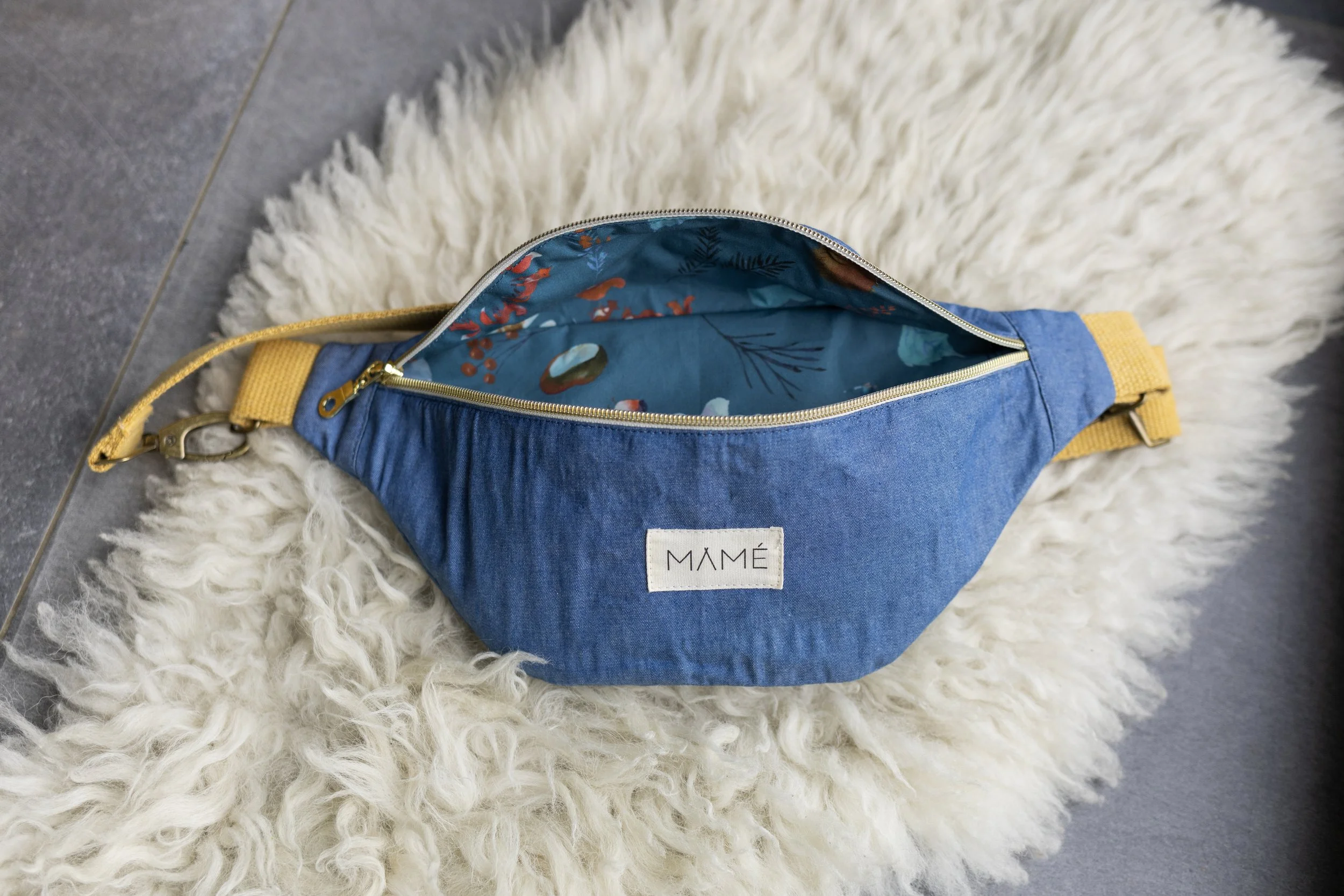 MAME - sac banane- ethique - jeans 1.jpg