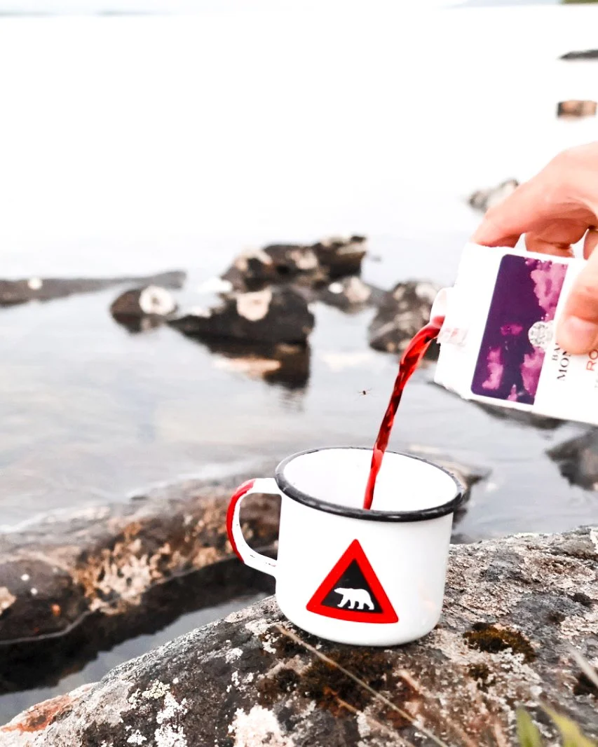 punaviini vaelluksella.JPG