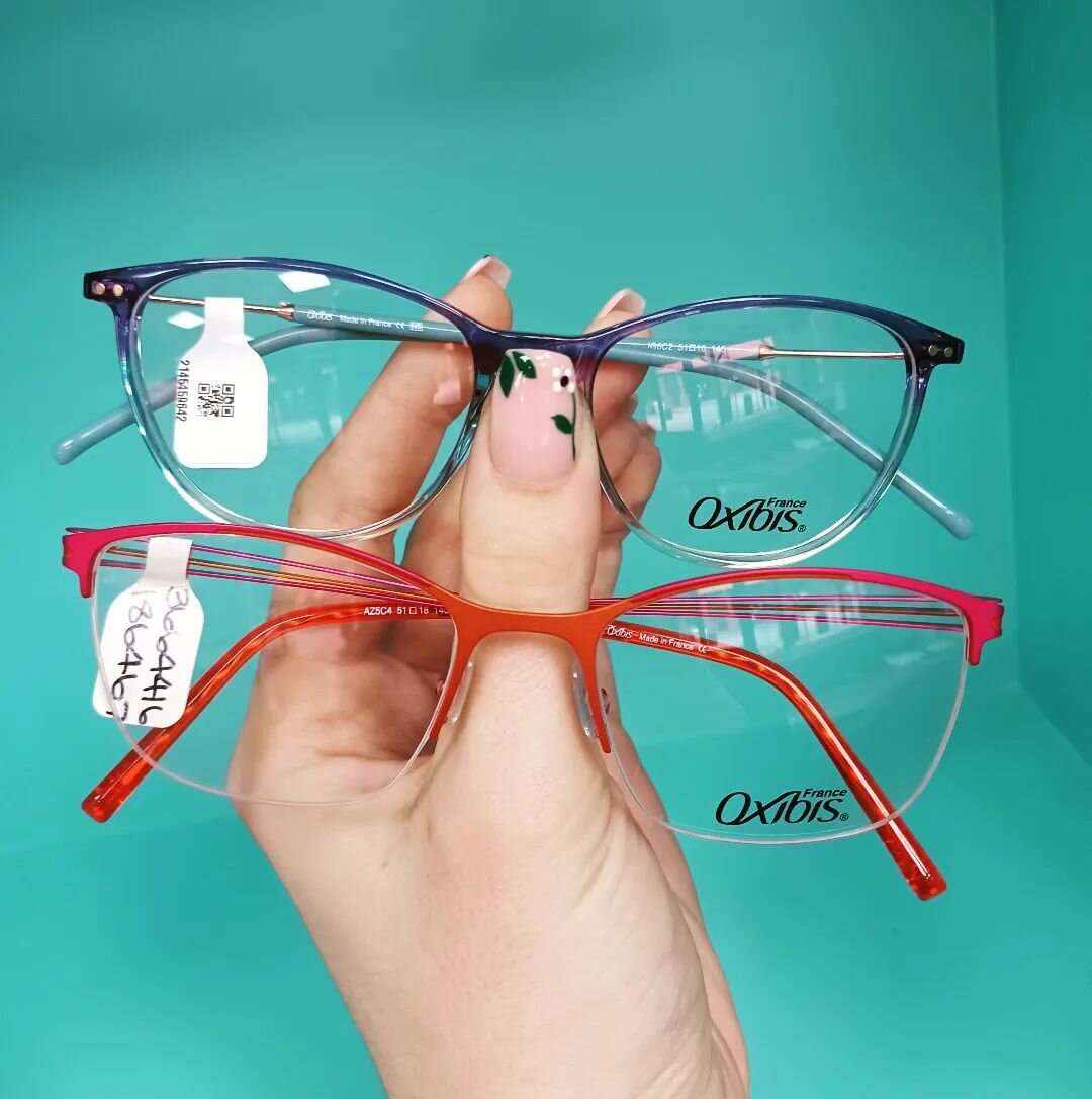 I thought I'd feature one of my favourite frames today 🥰 how gorgeous are these pink and orange @oxibislunettes frames?! And the blue looks stunning if you fancy something more subtle. 
#glasses #eyewearfashion #eyewear #eyes #opticians #optician #f