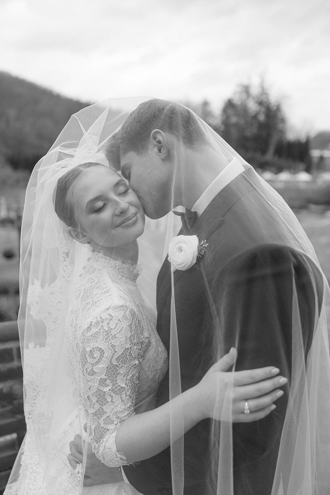 How to Choose Your Wedding Vendors: Questions to Ask &amp; What Actually Matters