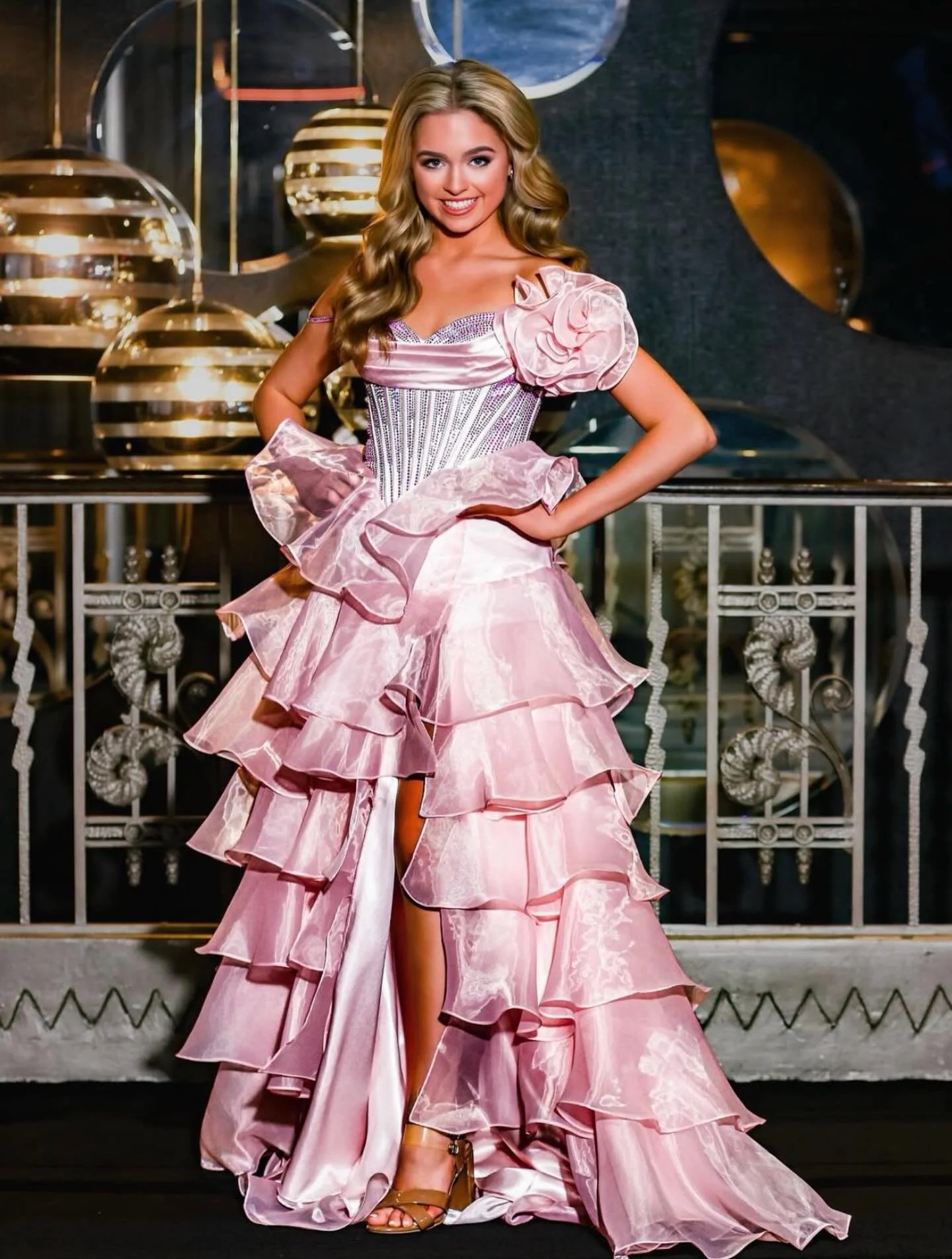 🎉 Happy Birthday to our amazing International Miss Jr. Teen Vivian! Wishing you a year full of sparkle, smiles, and unforgettable moments! 🥳💖