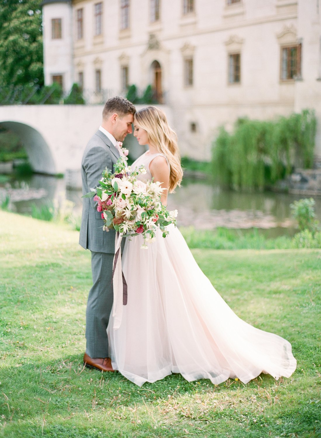 chateau_trebesice_wedding_photographer_prague_wedding_166.jpeg