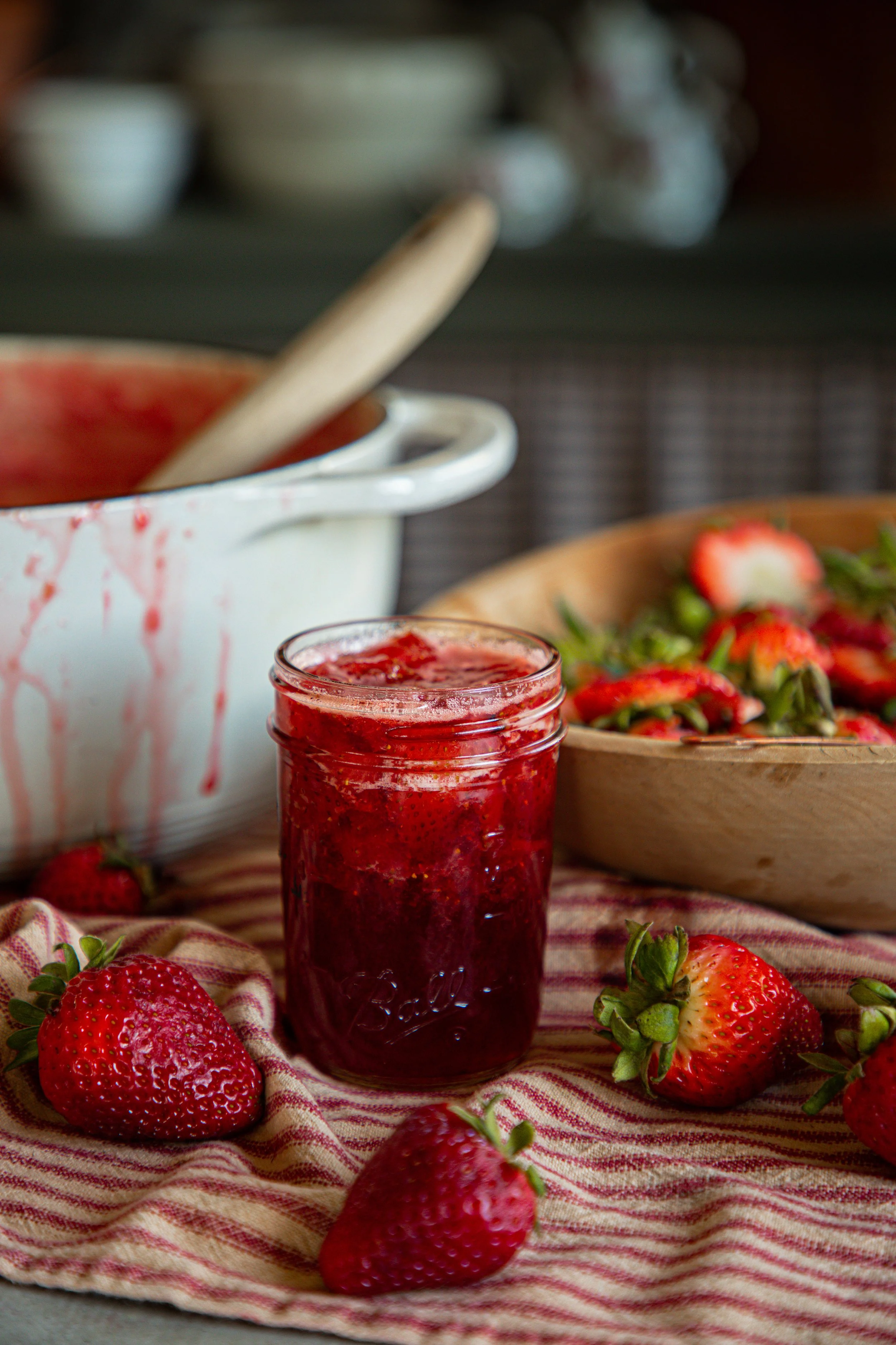 Classic Strawberry Jam: Canning or Freezing Recipe