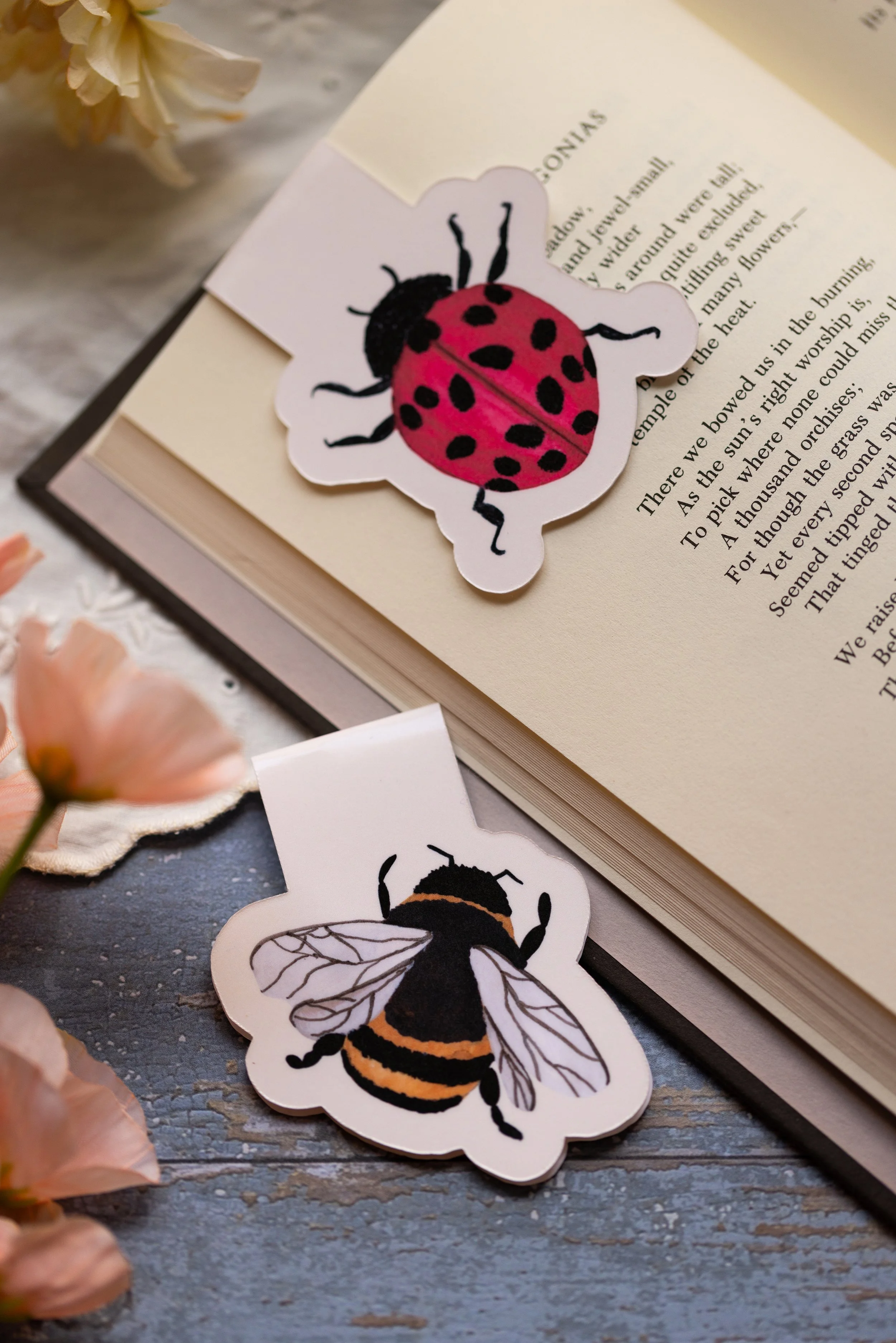 Dear Little Spring: Garden Friends Magnetic Bookmark Set