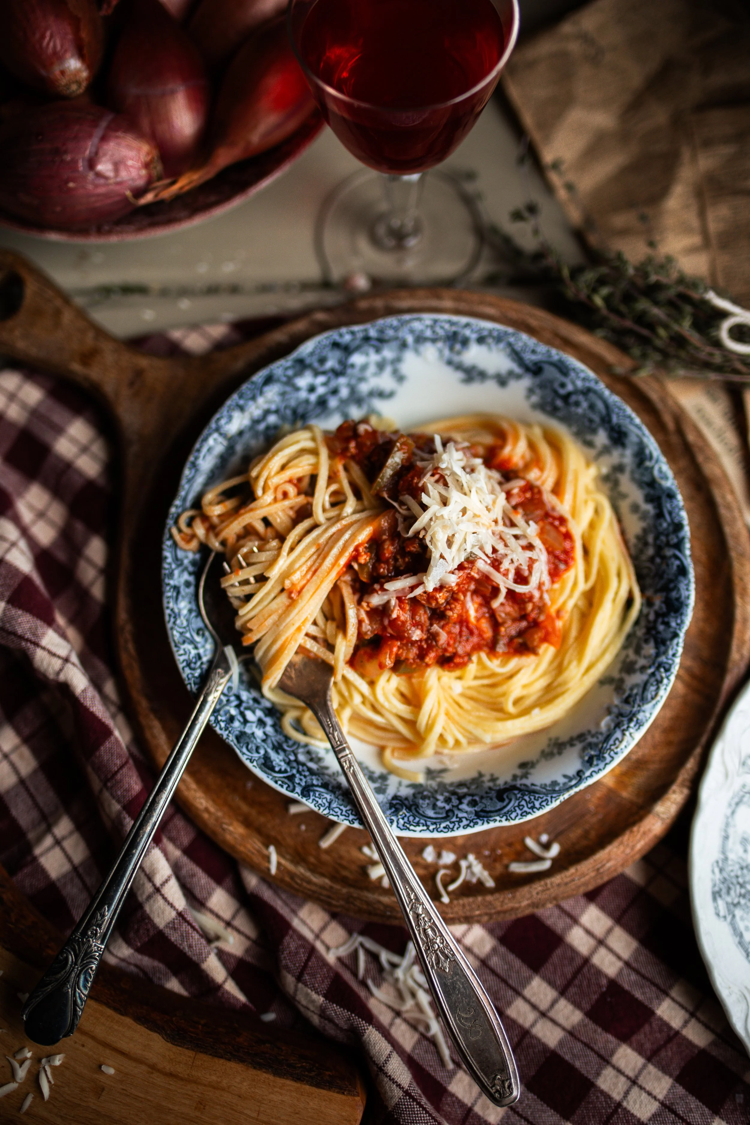 Timeless Comfort Classic Spaghetti Bolognese with Homemade Semolina
