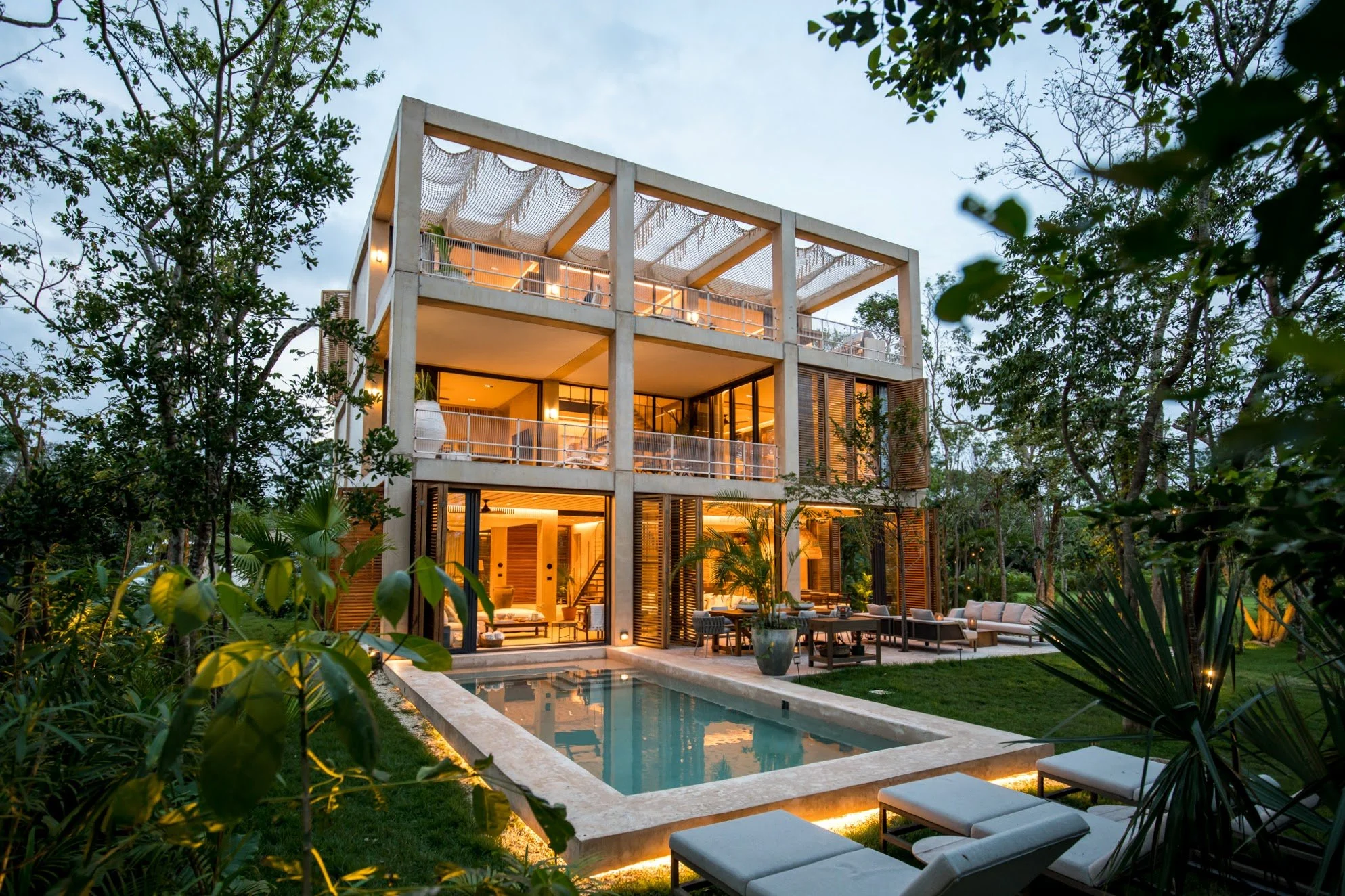 B_Realty_PlayadelCarmen_GolfVillas_Image_01.jpg