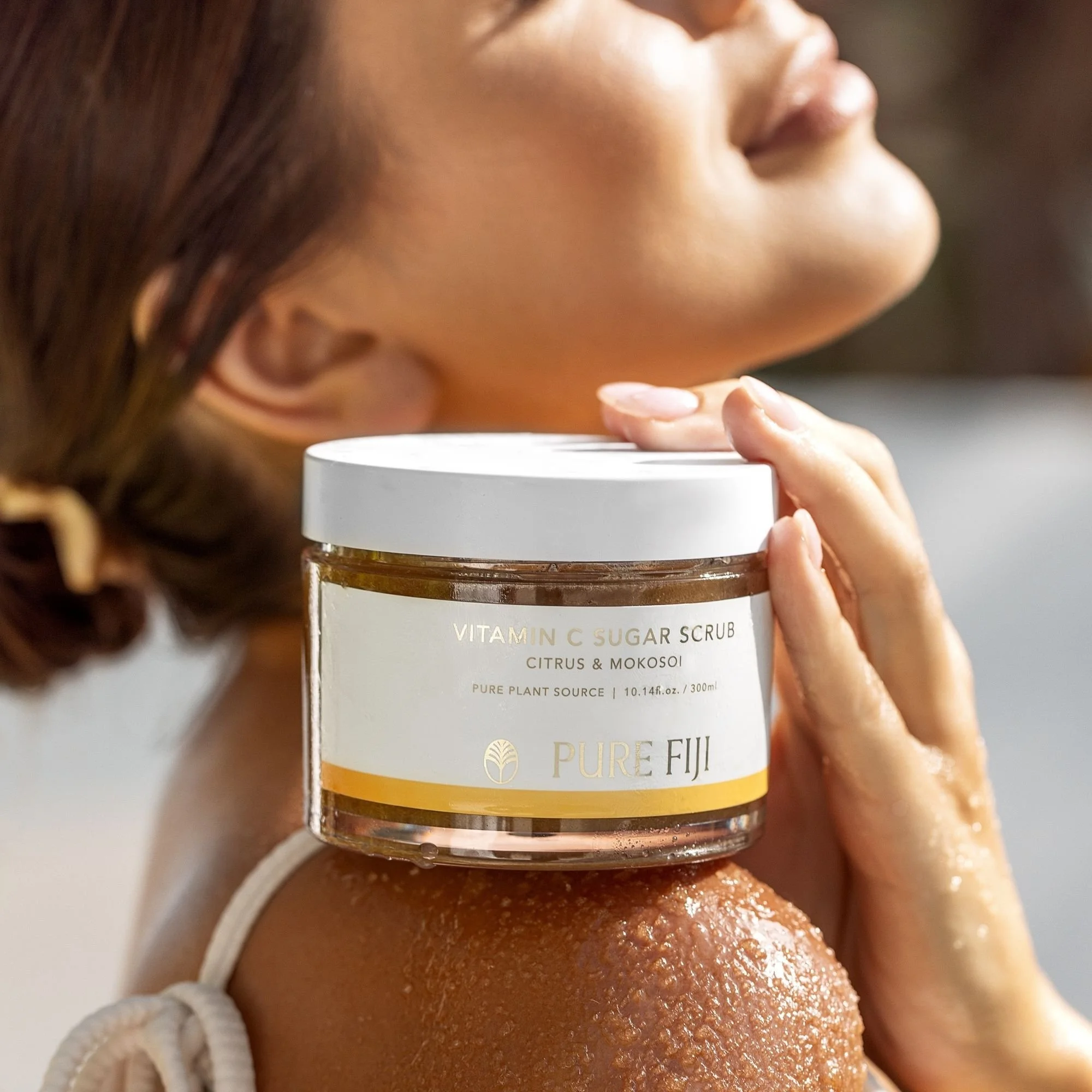 sugar-scrub-citrus-on-shoulder.jpg