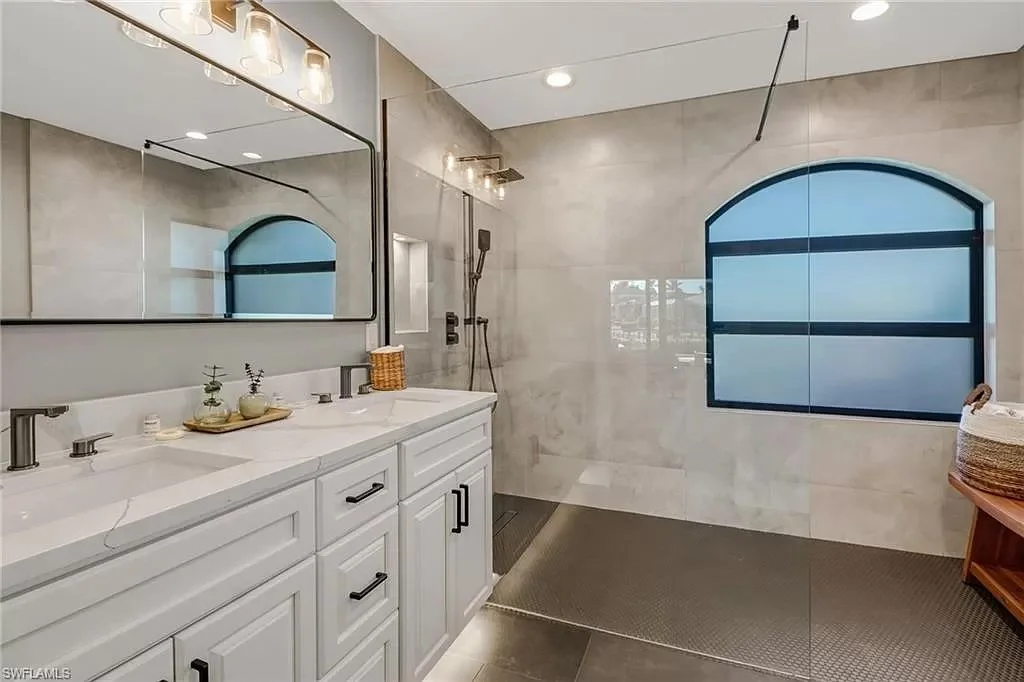 Anna Gray Designs-Interior Designer-Kristin Parr-546da2786b958cf066d56ac7238c0c2e-uncropped_scaled_within_1536_1152.jpg