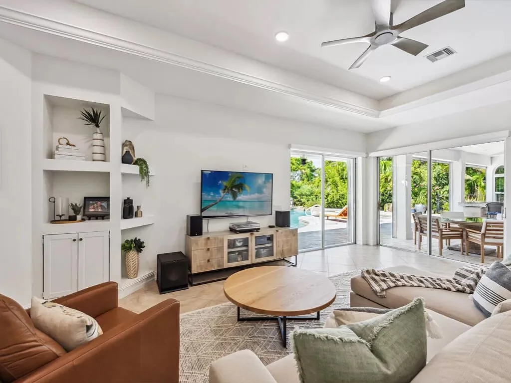 Anna Gray Designs-Interior Designer-Kristin Parr-e873d2a6ed88aa38629dc70103418cee-uncropped_scaled_within_1536_1152.jpg