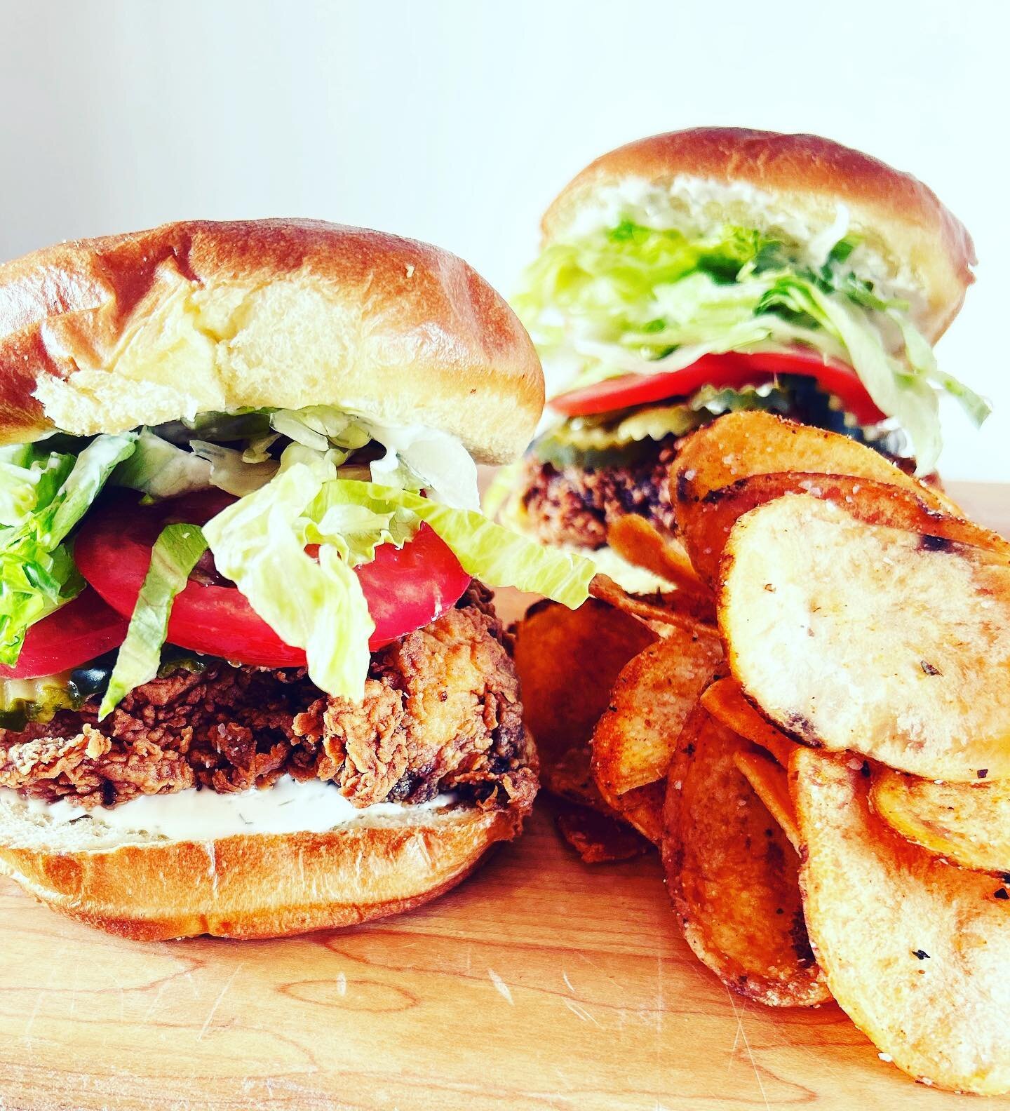 ✨SATURDAY CHICKEN FRY✨

If you missed last Saturdays fried chicken special&hellip;don&rsquo;t fret!!!! We have it again today!!!!
*Buttermilk Fried Chicken
*Homemade Ranch
*Lettuce
*Tomato
*Pickles
*Toasted Brioche
Come and get it while supplies last