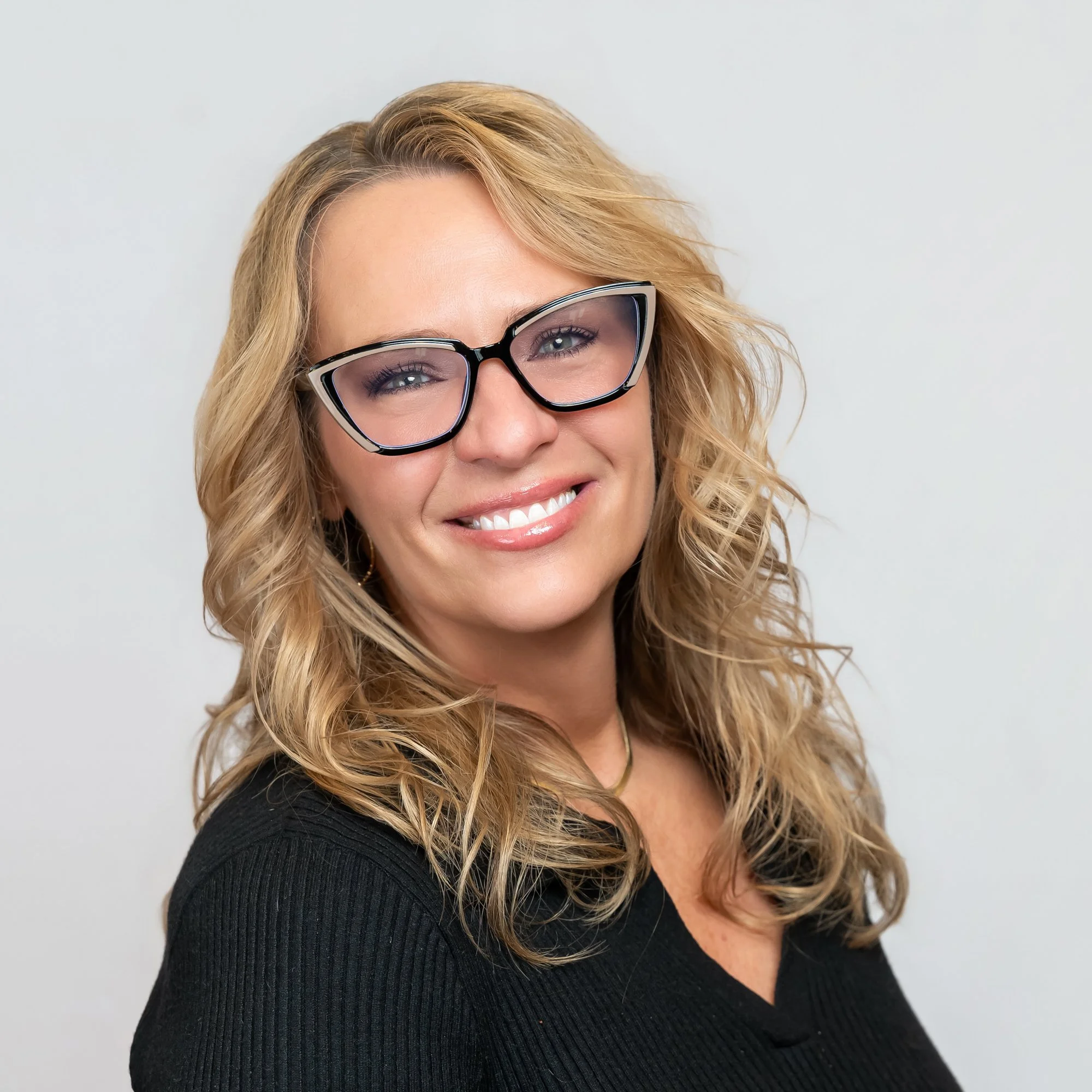 Michelle Shepard Headshot