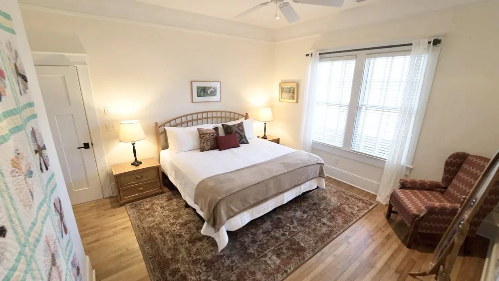Deluxe Downtown Bungalow — Gareth Tate Rentals