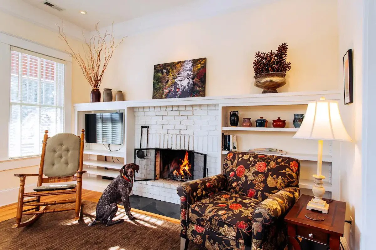 Deluxe Downtown Bungalow — Gareth Tate Rentals