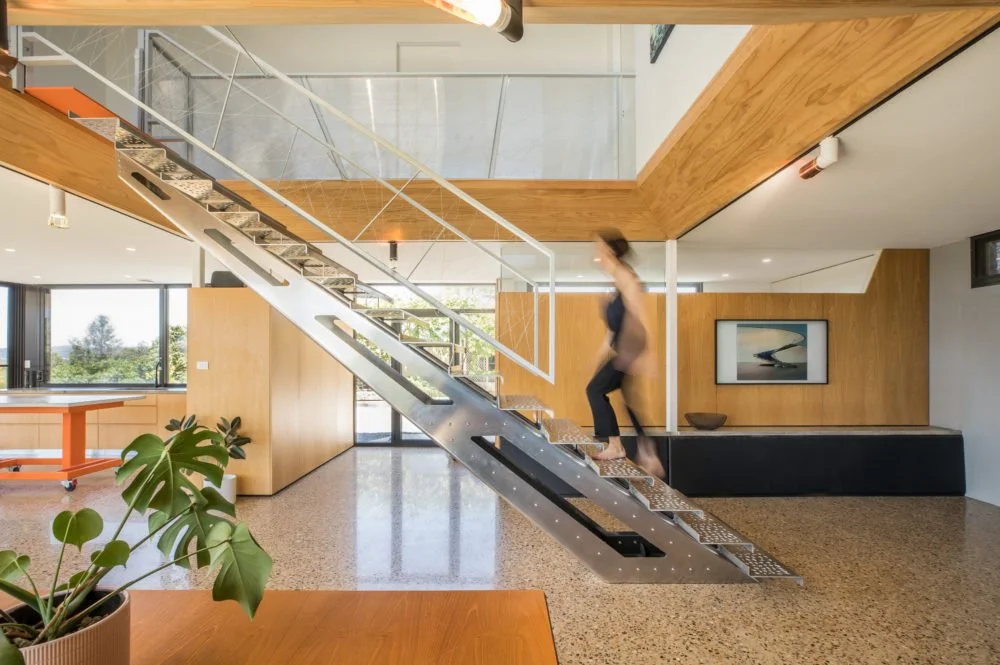 A cantilevered minimalist home set in the Wagga Wagga countryside