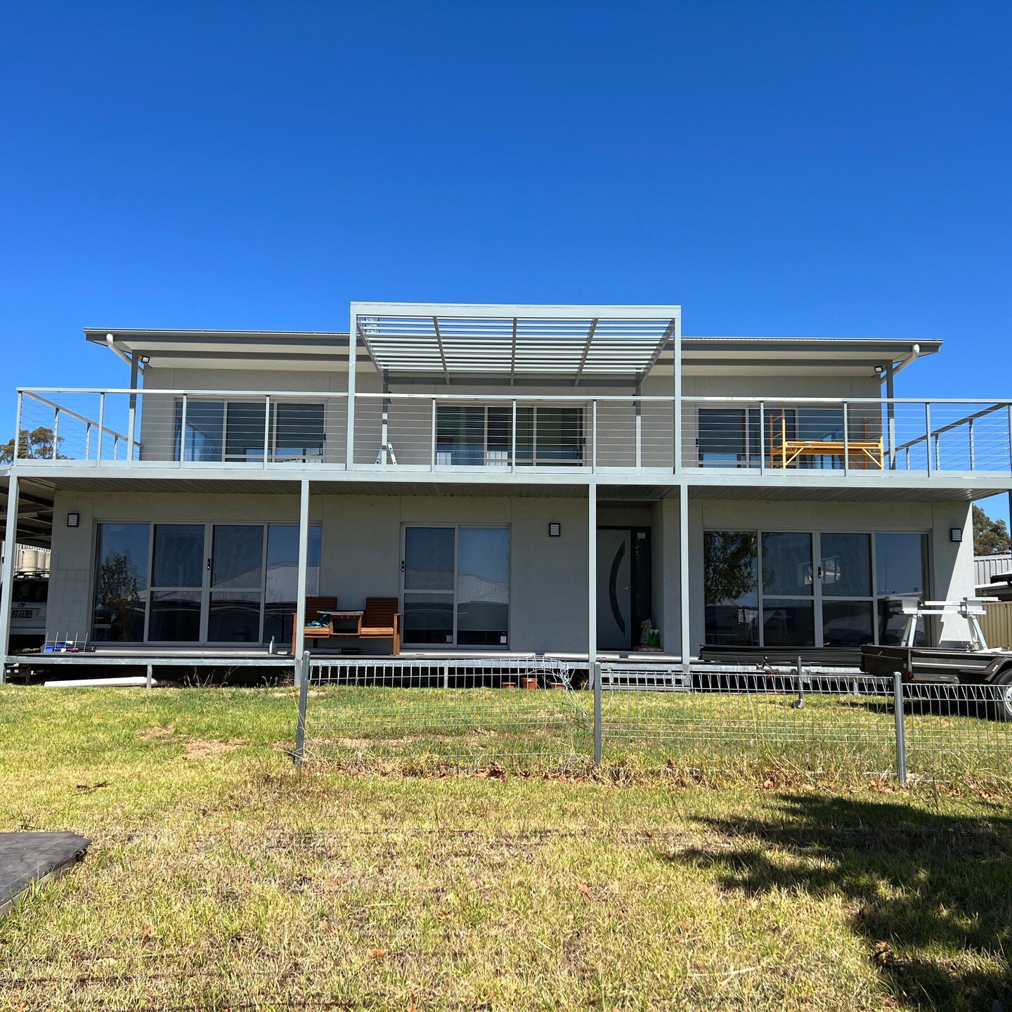 Last week we had the pleasure of visiting owner builder Mike Cleaver and his two storey home project in the Temora Aviation Estate ✈️. This unique home incorporates a basement built with Benex Block Wall System to store a bladder water tank used to s