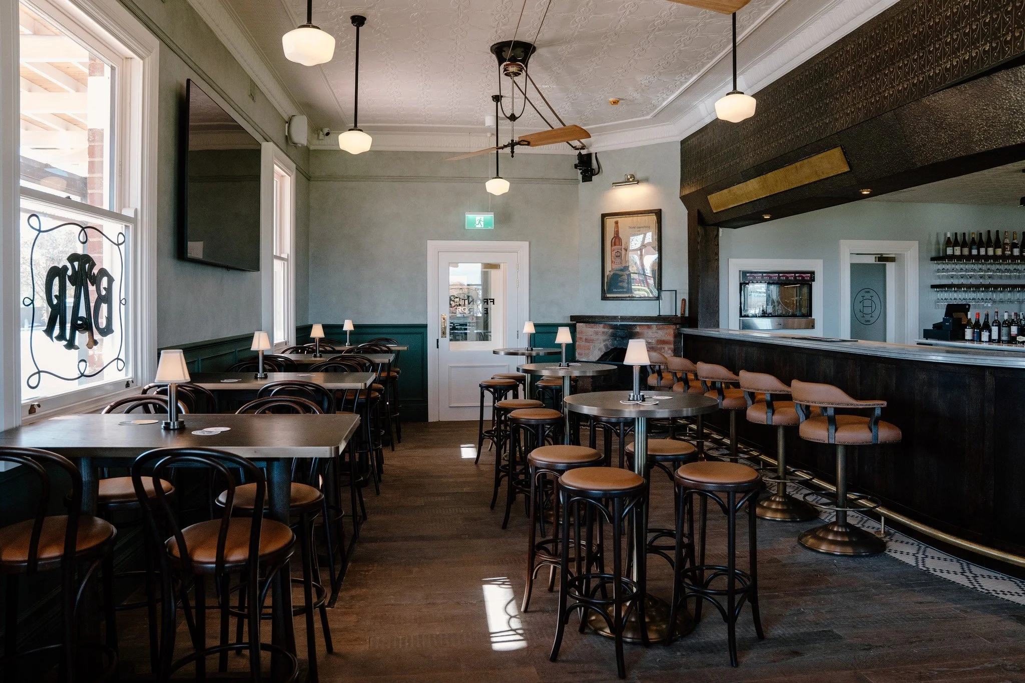 ✨ Interiors that welcome ✨
Inside the @coolamonhotel, we&rsquo;ve combined warm textures, natural light, and flexible spaces to create an atmosphere that feels both fresh and familiar.
It&rsquo;s a place for dining, gathering, and celebration
📸 @_st