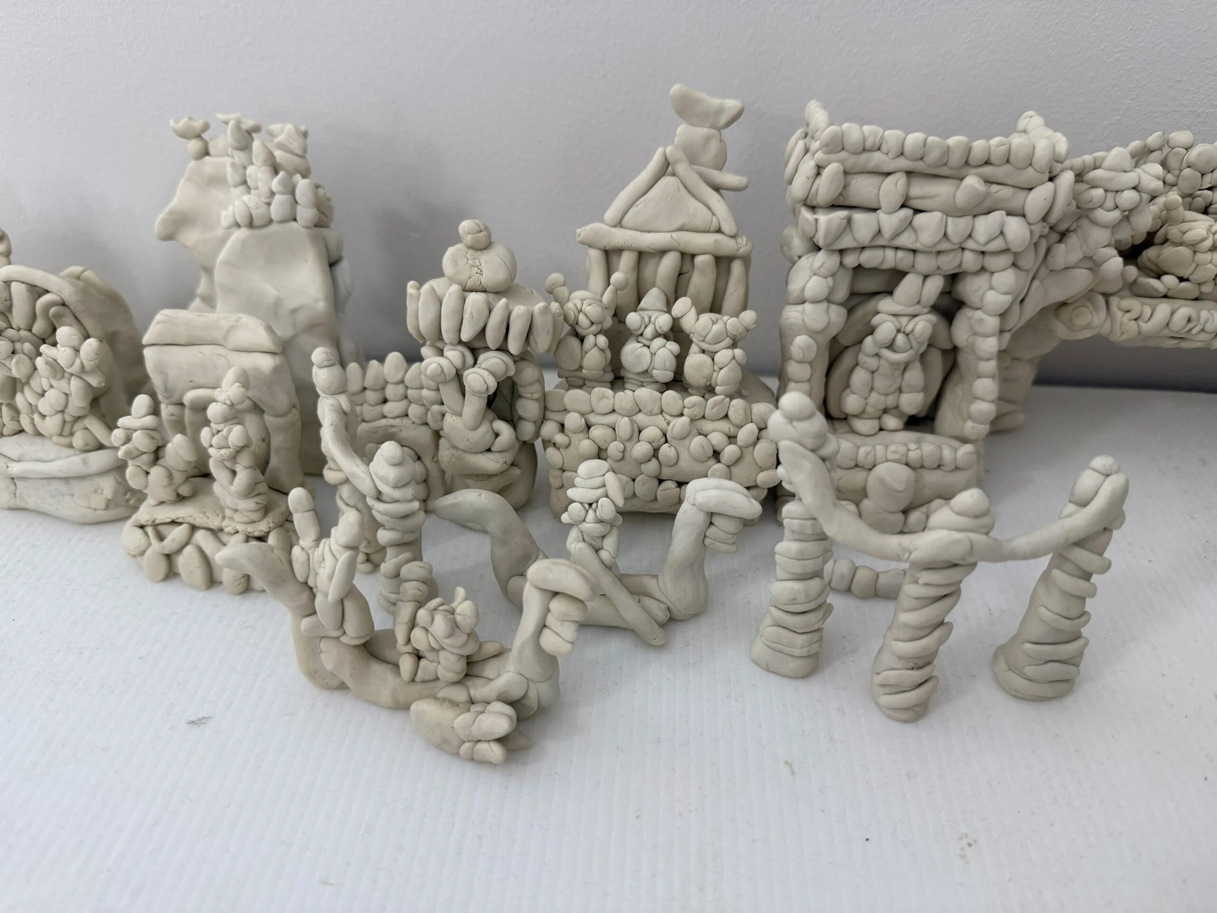 油粘土で作られた鈴木康幸さんの作品画像