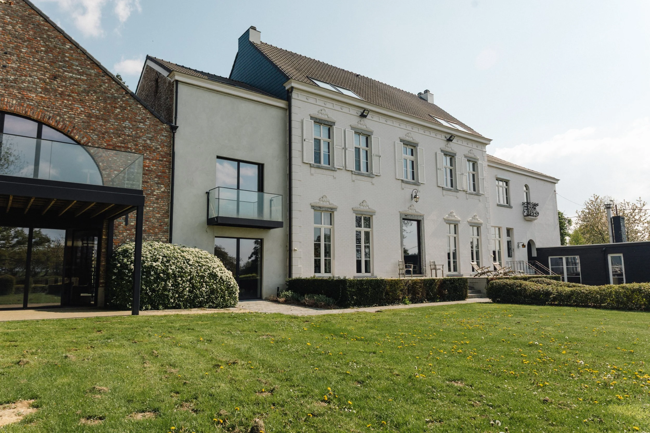 Schuur - woonhuis - poolhouse